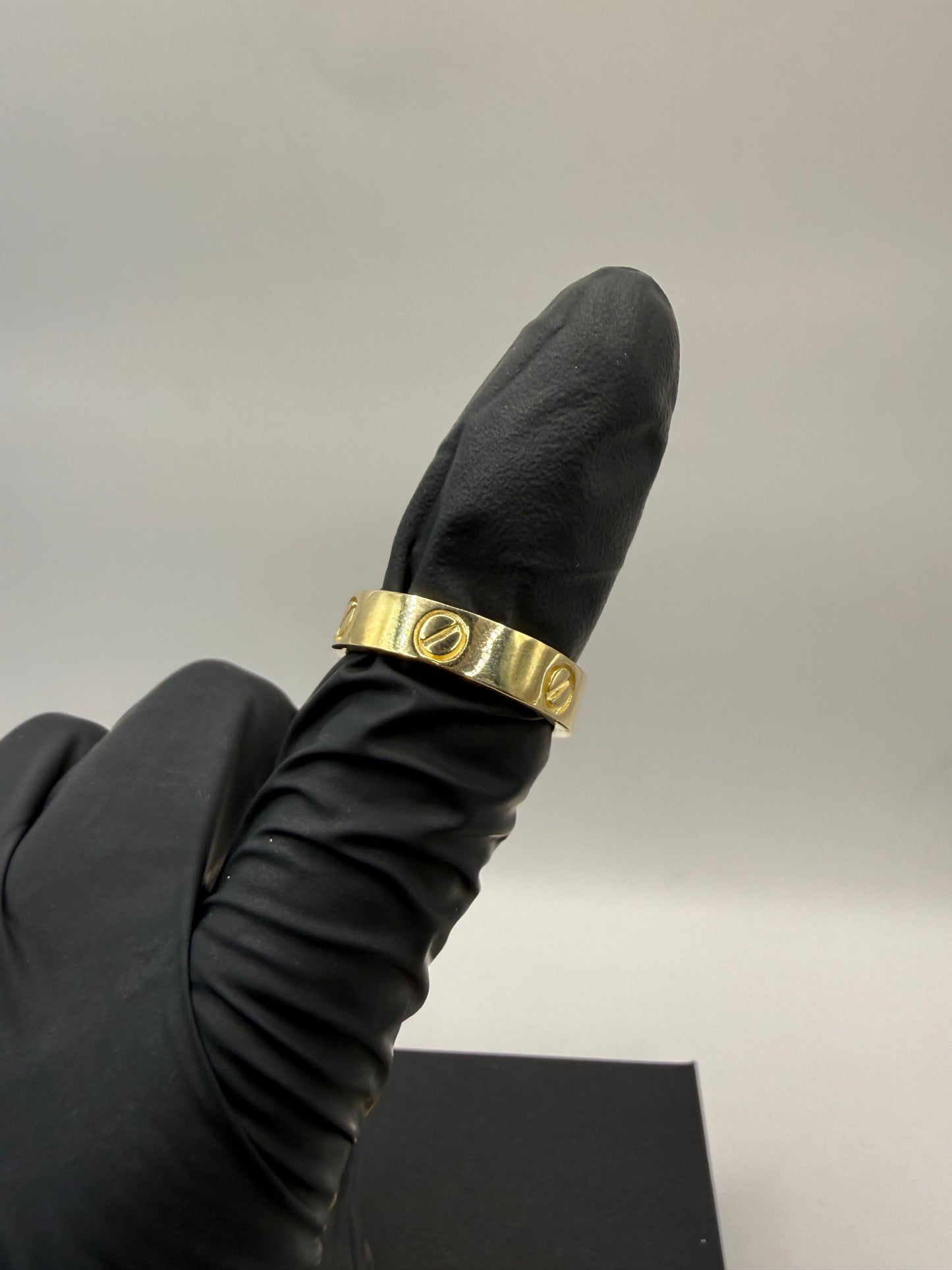 9ct Gold Designer Style Ring