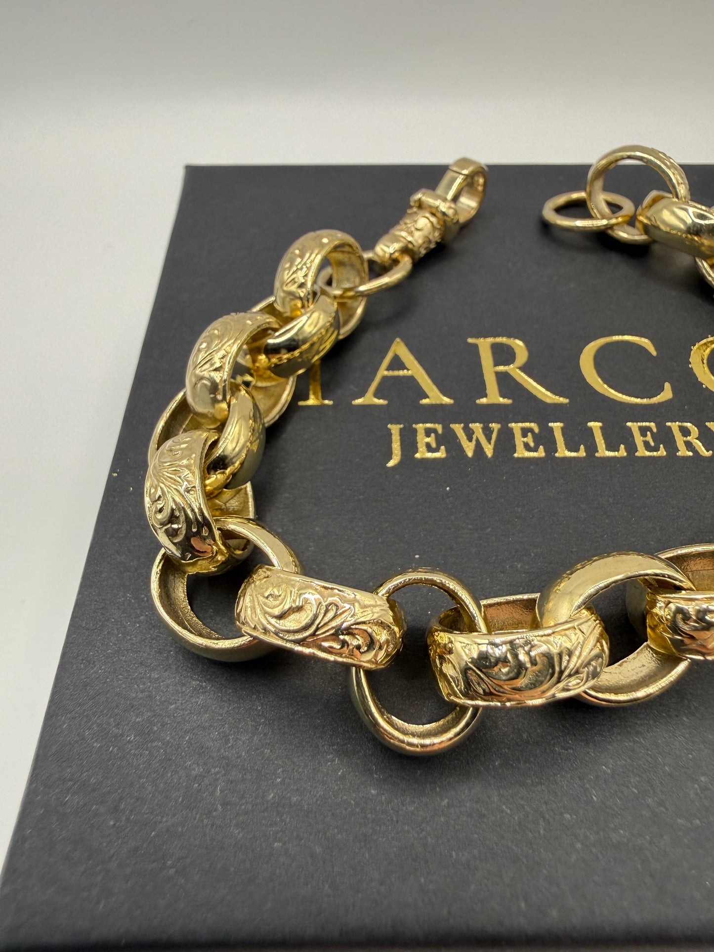 9ct Gold Belcher Bracelet 9.25" 12mm 49.89g