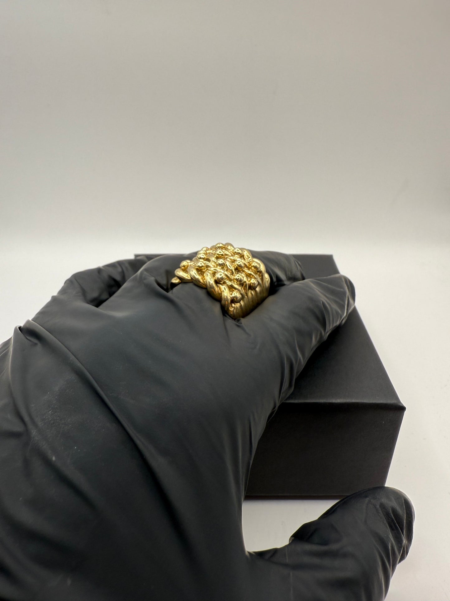 9ct Gold Keeper Ring Size Z1 31.17g