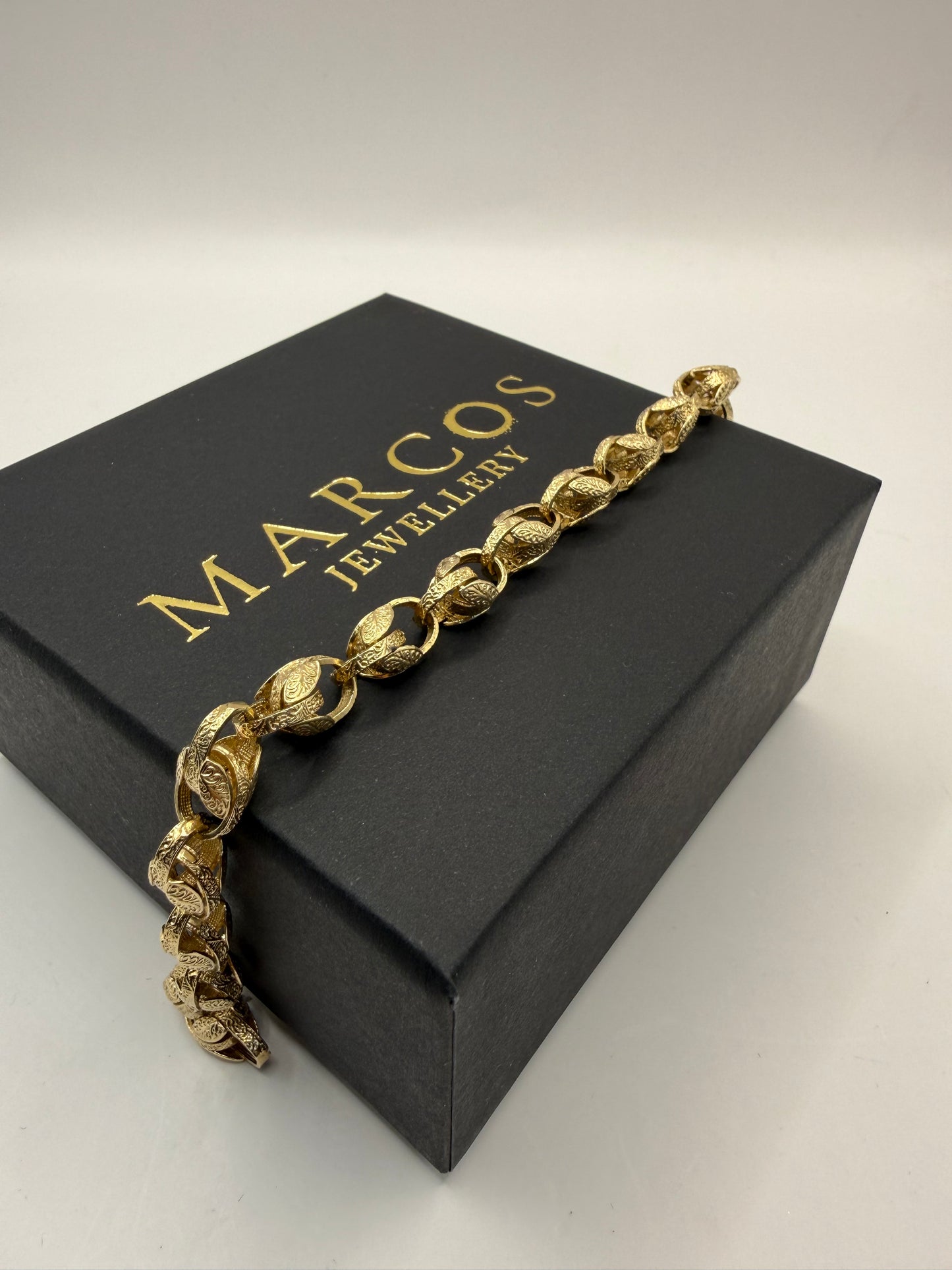 9ct Gold Tulip Bracelet 8.75" 8mm 15.67g