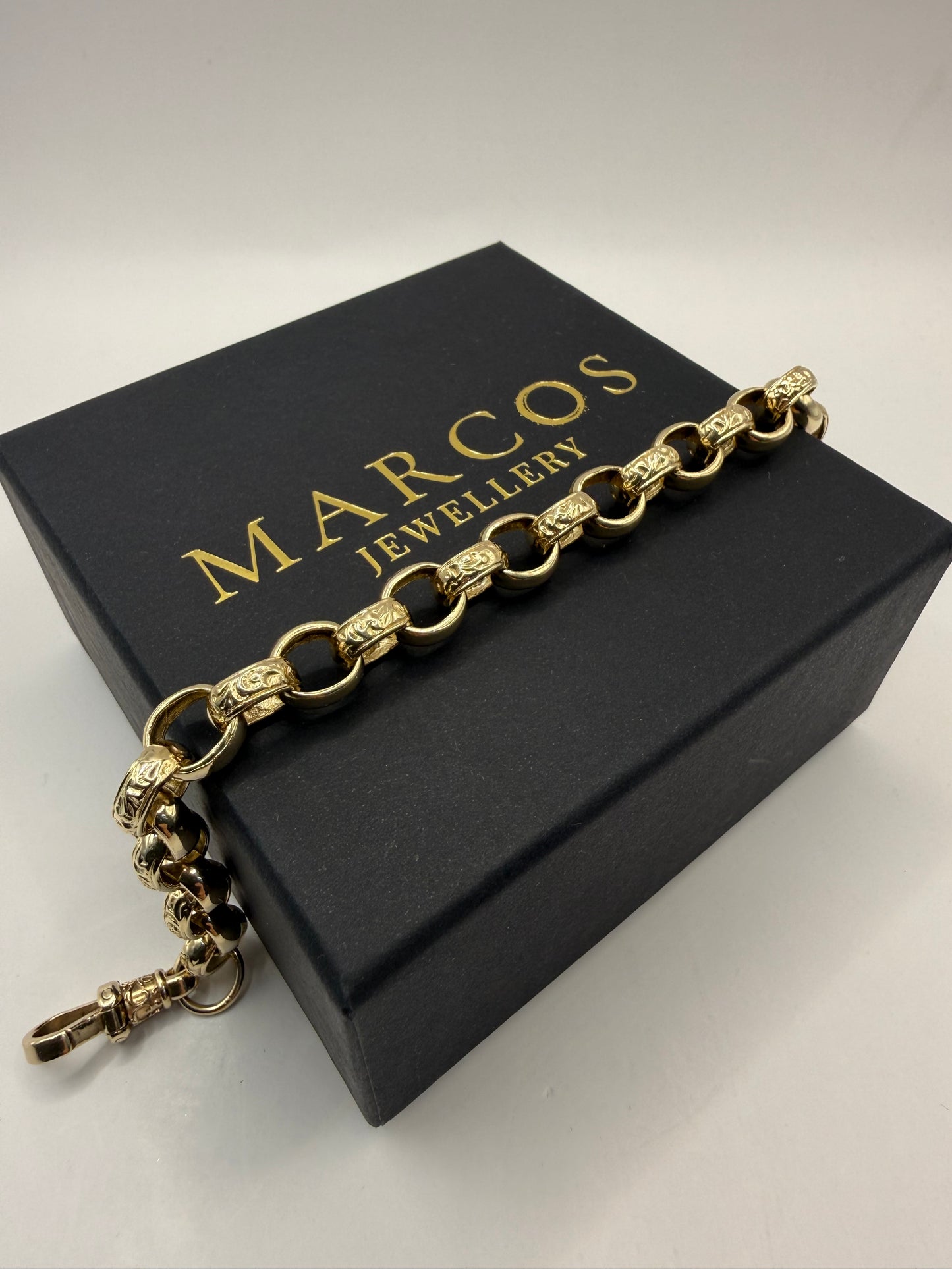 9ct Gold Belcher Bracelet 9.6" 10-11mm 29.1g