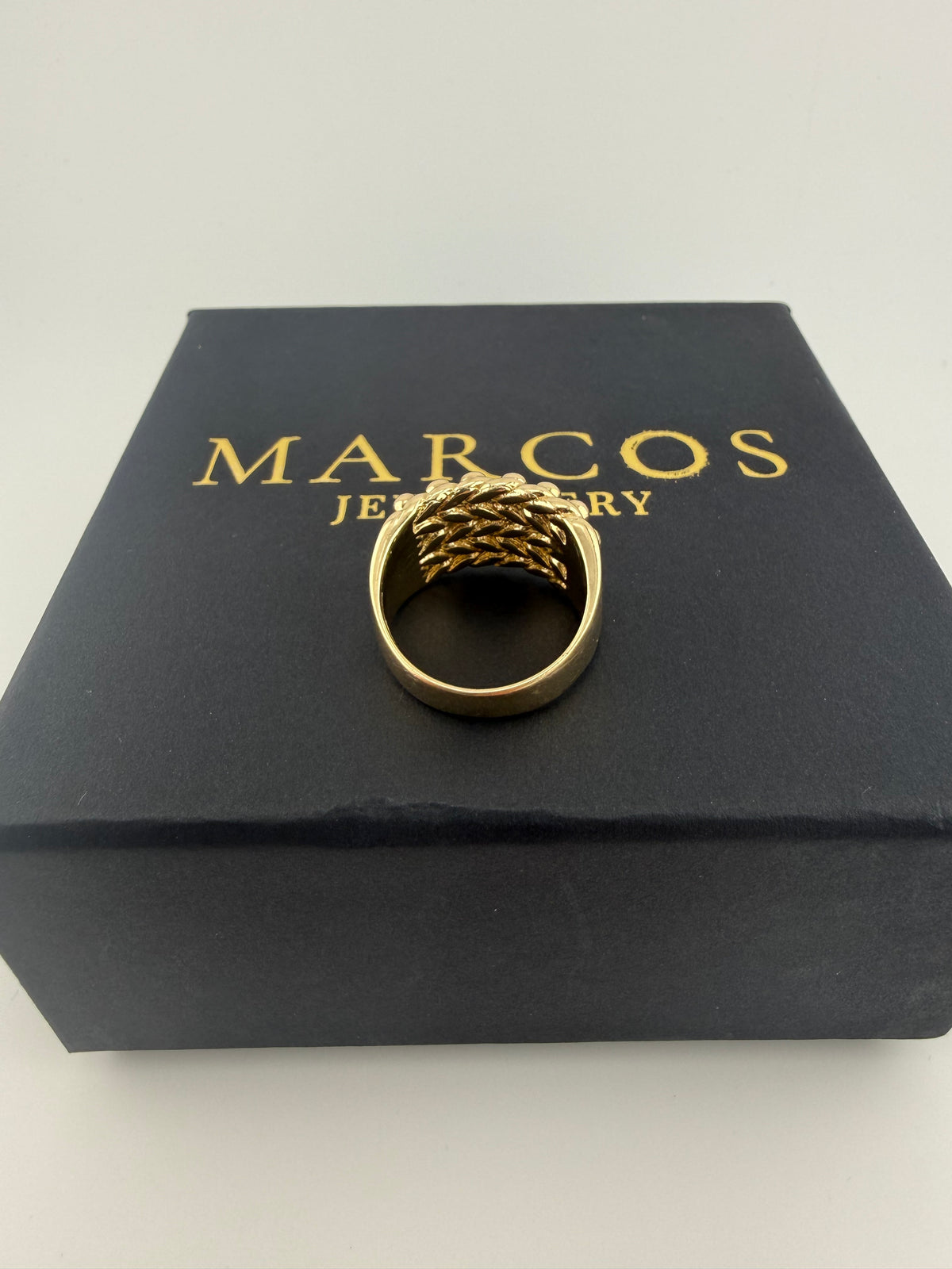 9ct Gold Keeper Ring Size T 14.1g