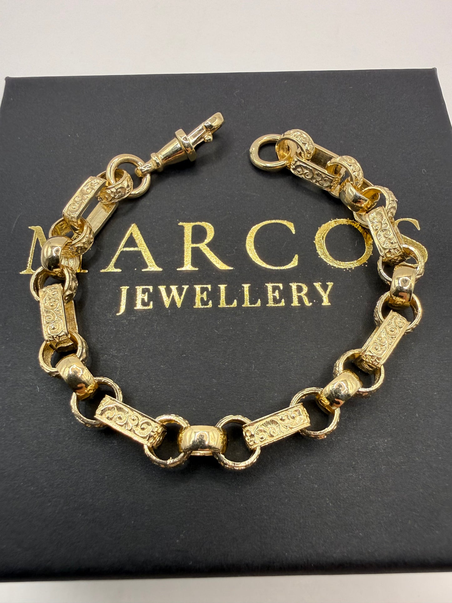 9ct Gold Gypsy Bracelet 7.5" 8mm 19.06g