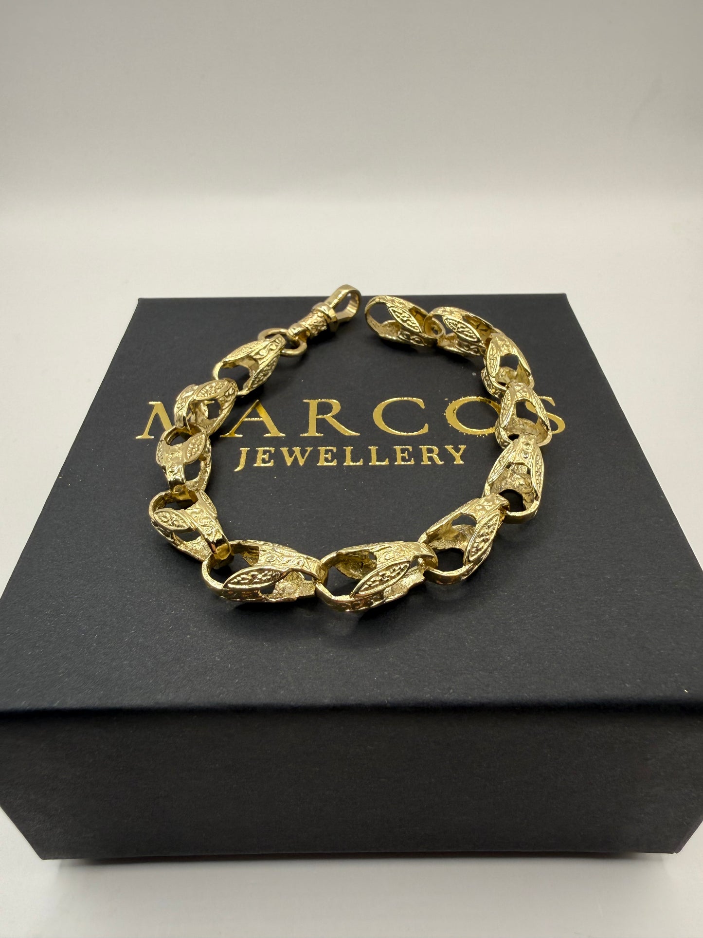 9ct Gold Tulip Bracelet 8.2" 8mm 19g