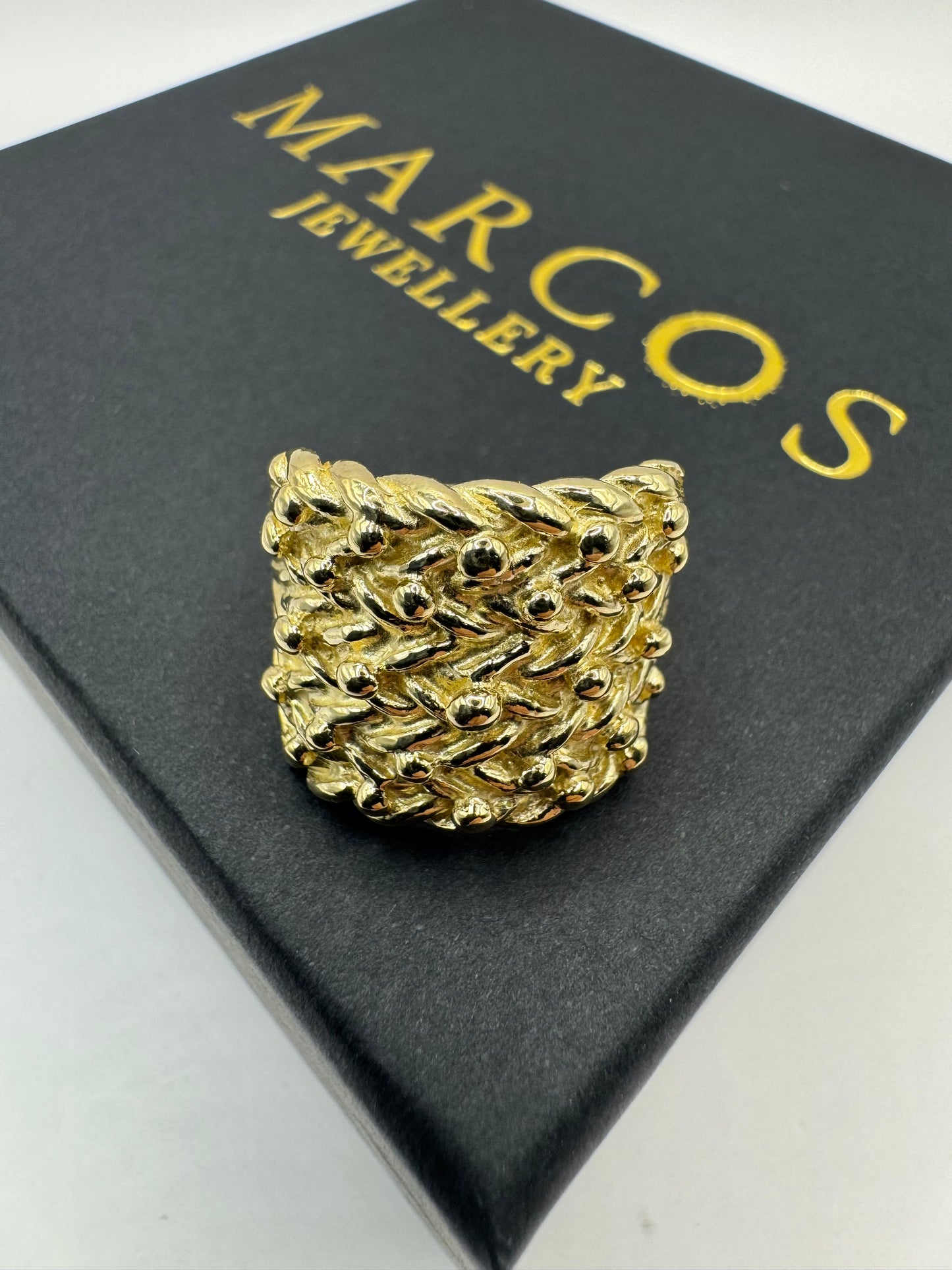 9ct Gold Keeper Ring Size S 11g