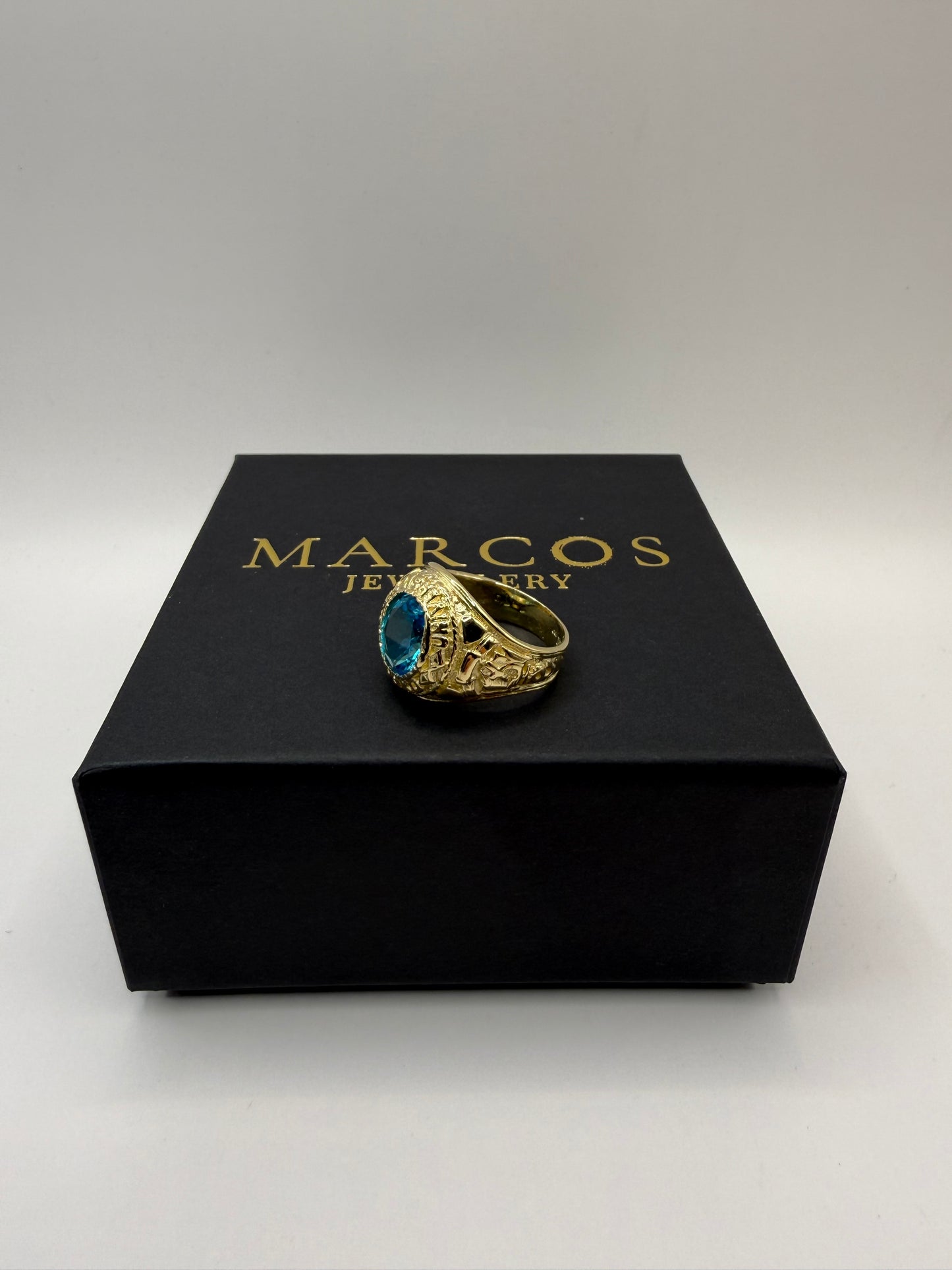 9ct Gold Blue College Ring Size Y 11g