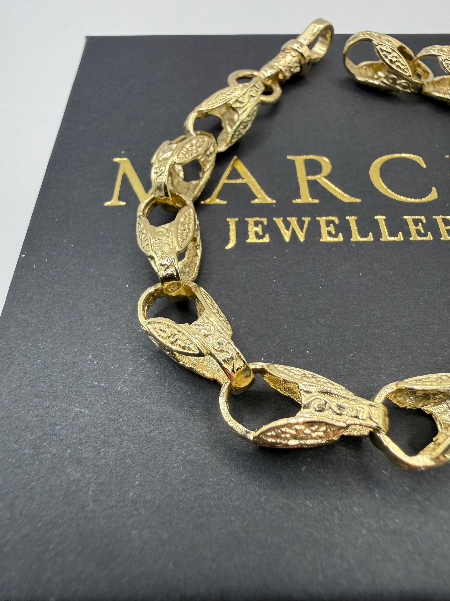 9ct Gold Tulip Bracelet 8.2" 8mm 19g