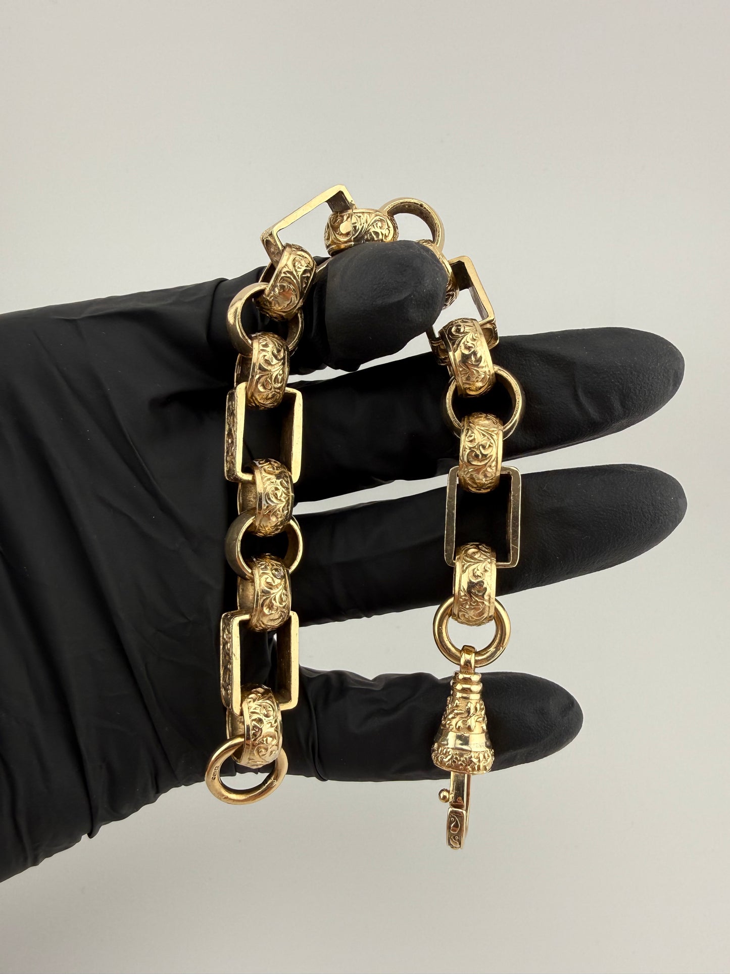 9ct Gold Gypsy Bracelet 8.75" 10/11mm 58.63g