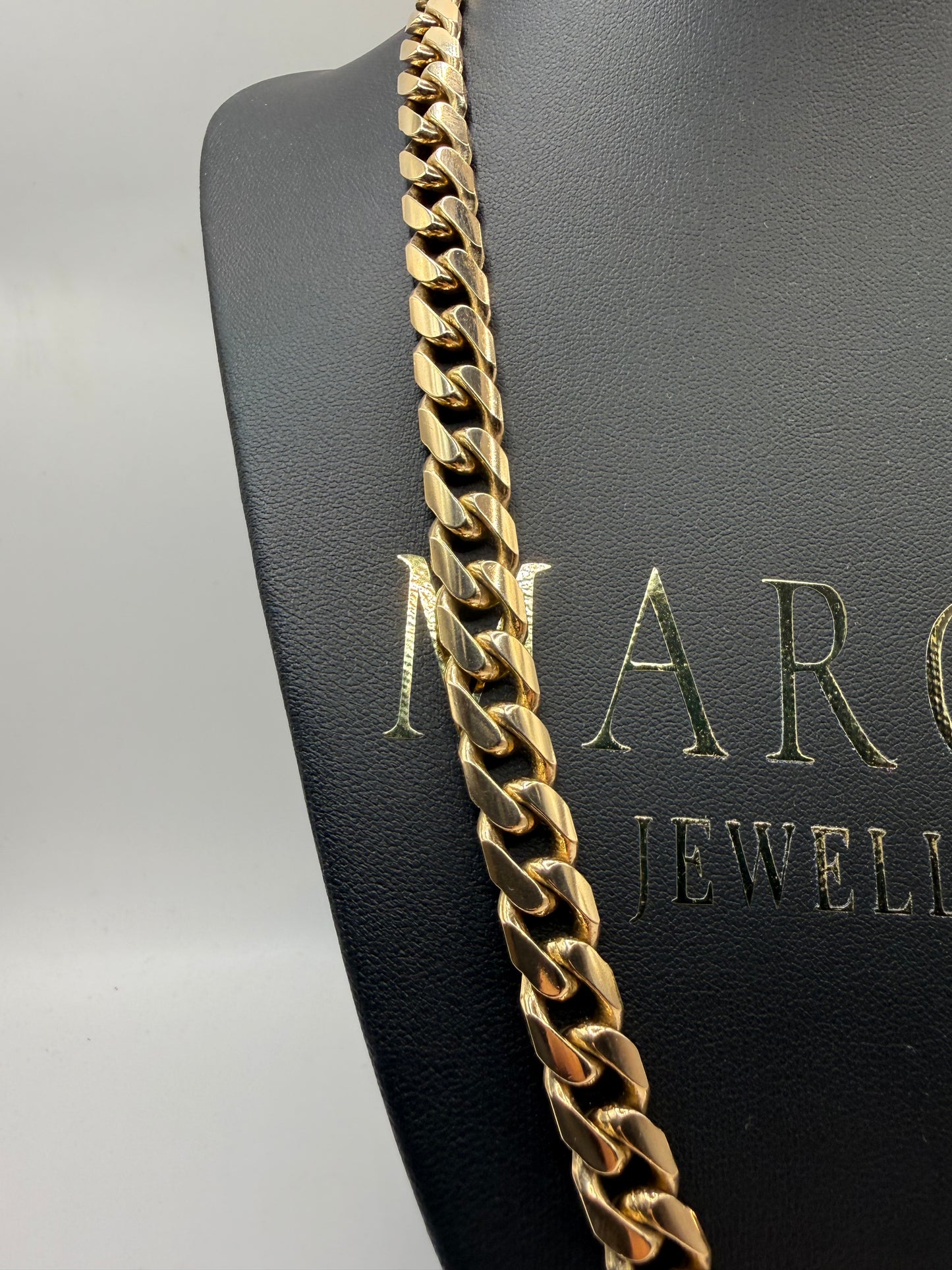 9ct Gold Curb Chain 22" 10mm 124.49g