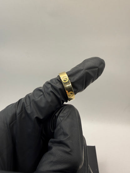 9ct Gold Designer Style Ring