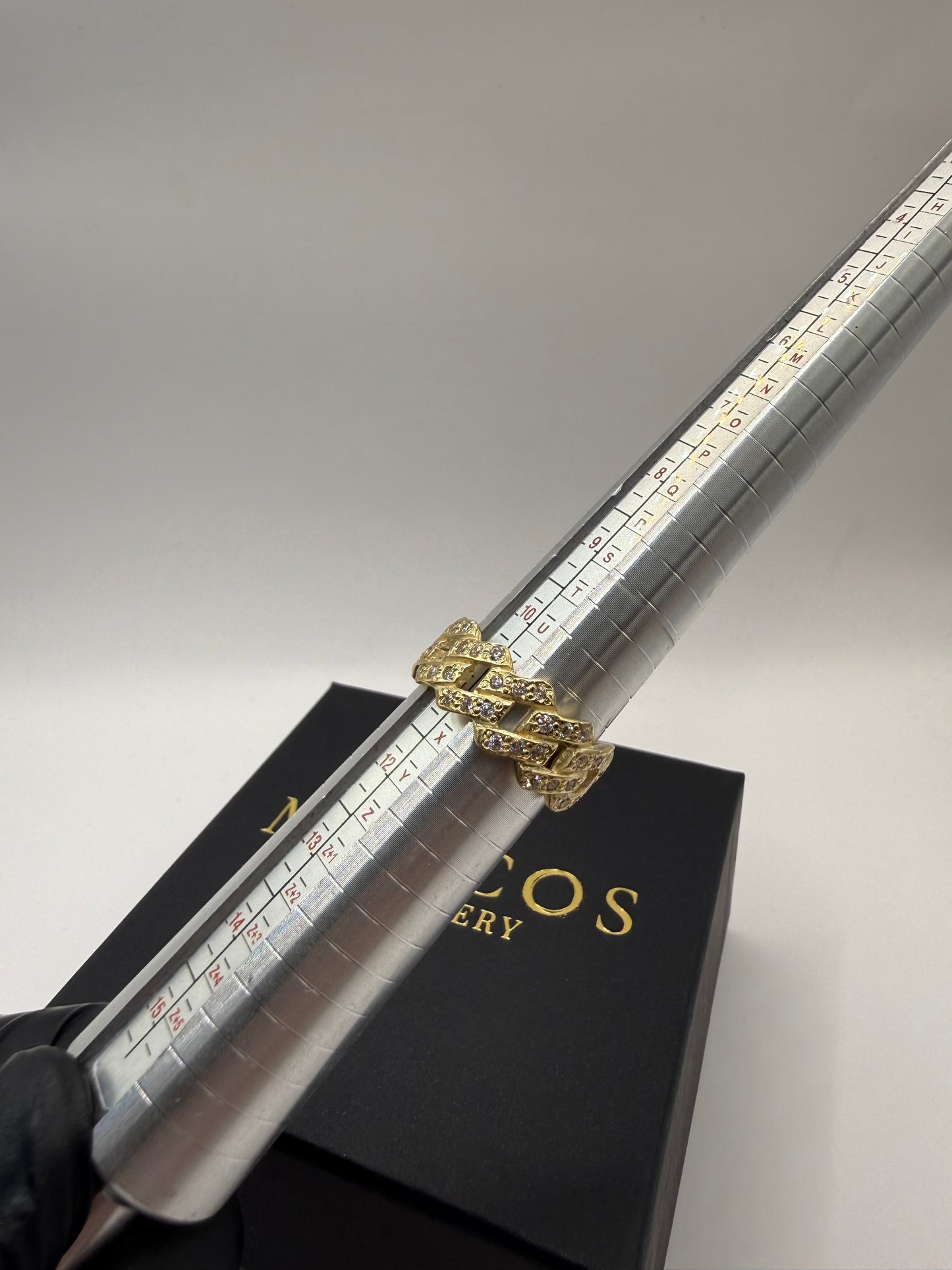 9ct Gold Stone Set Cuban Ring 9g