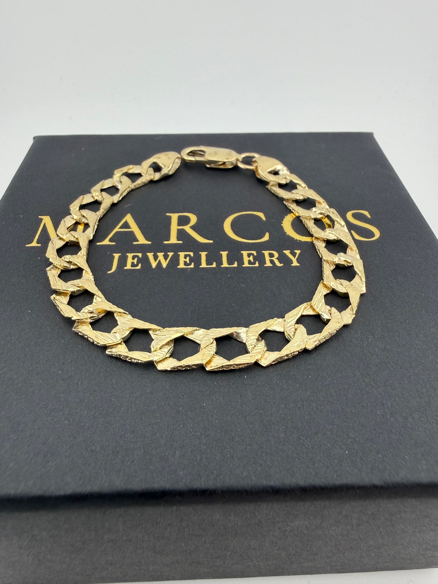 9ct Gold Chaps Bracelet 7.25" 8mm 9.44g