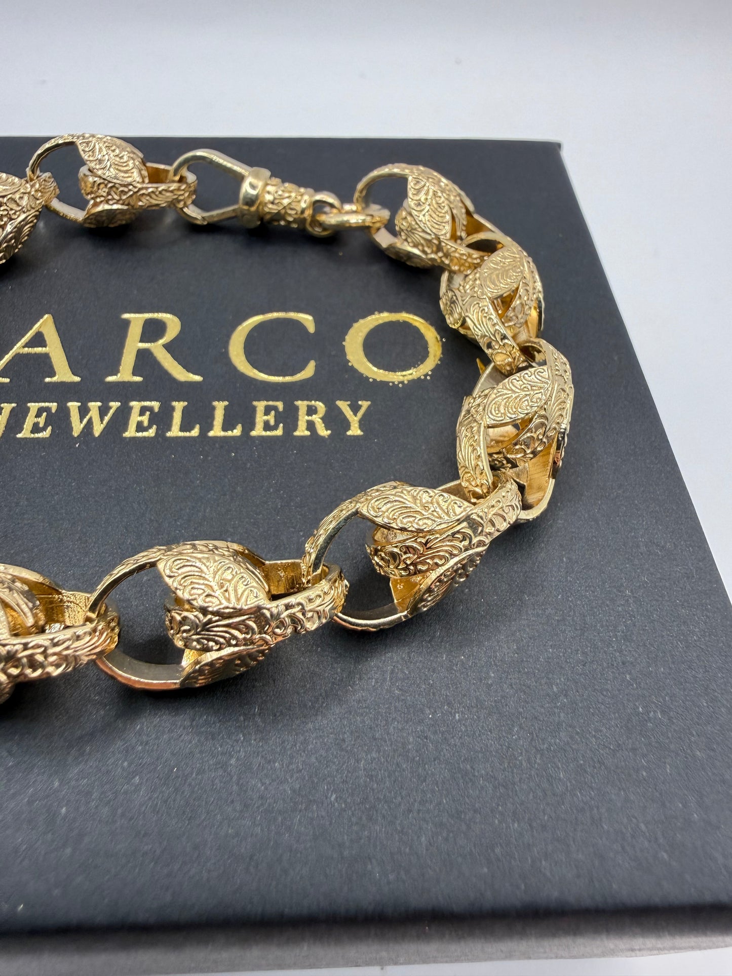 9ct Gold Tulip Bracelet 8.7" 11mm 37.9g