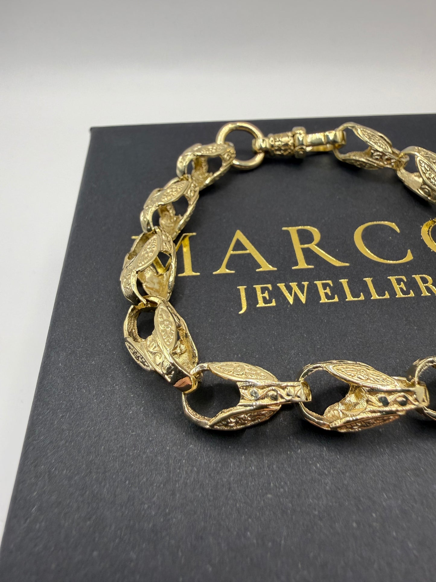 9ct Gold Tulip Bracelet 8.25" 8mm 20.4g