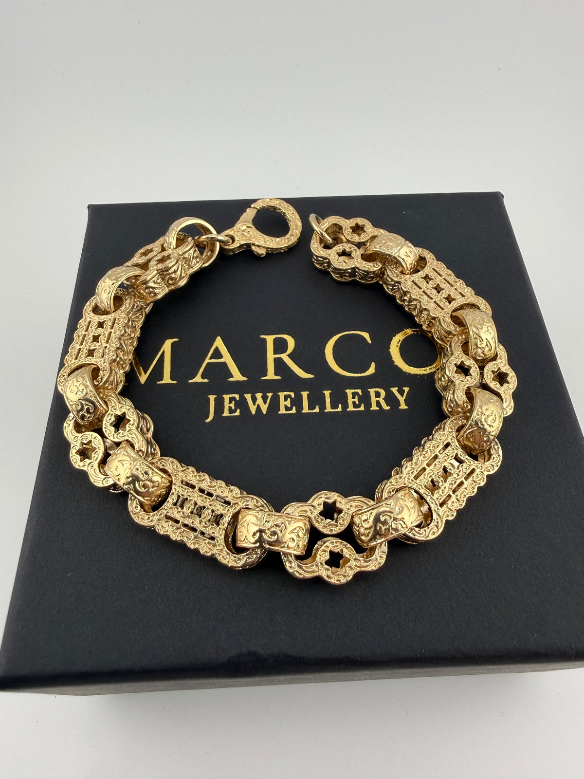 9ct Gold Stars & Bars Bracelet 9.25" 13mm 49.8g
