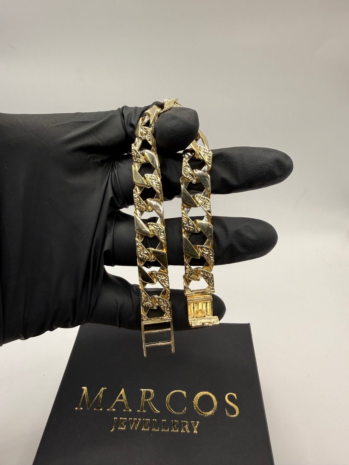 9ct Gold Chaps Bracelet 8.5" 12.5mm 28.97g