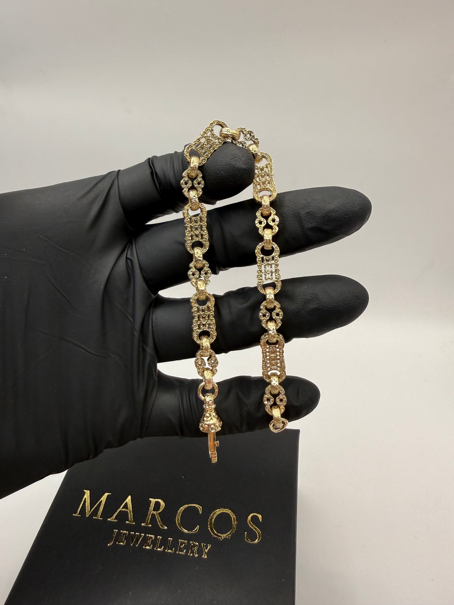 9ct Gold Stars & Bars Bracelet 8.5" 7mm 21.86g