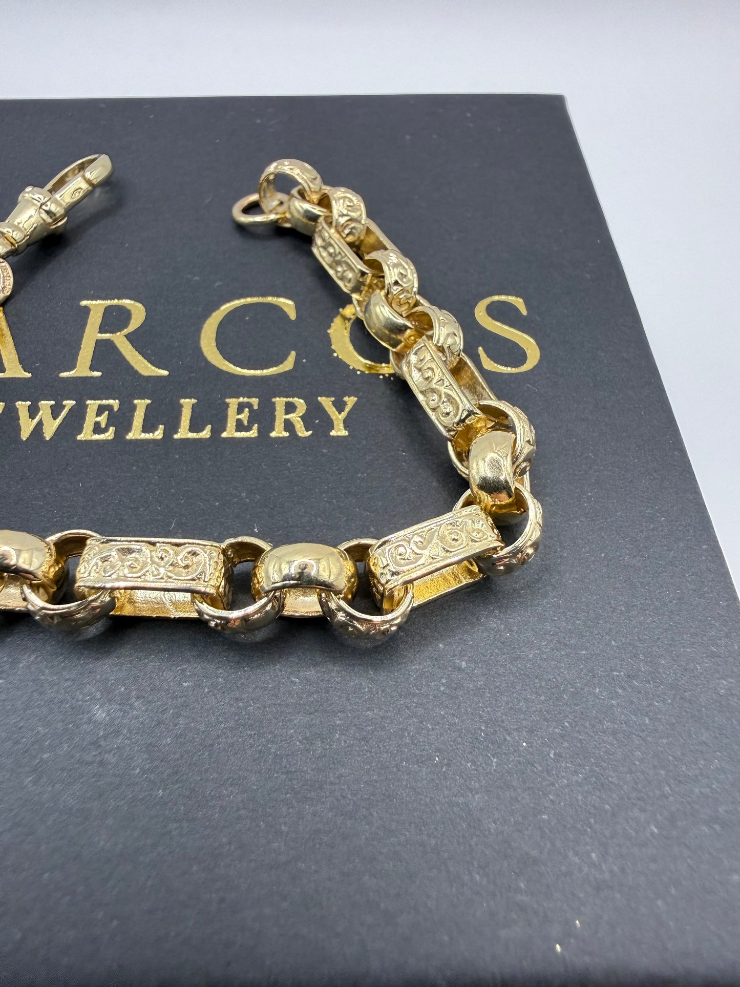 9ct Gold Gypsy Bracelet 7" 8mm 17.05g