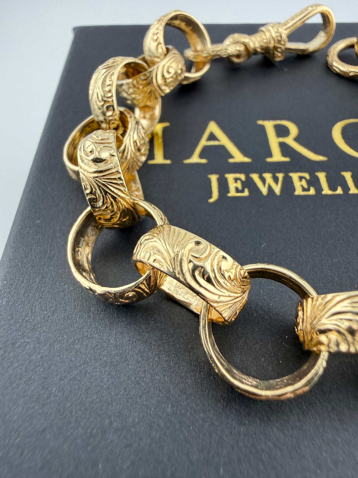 9ct Gold Belcher Bracelet 9.25" 14mm 35.4g