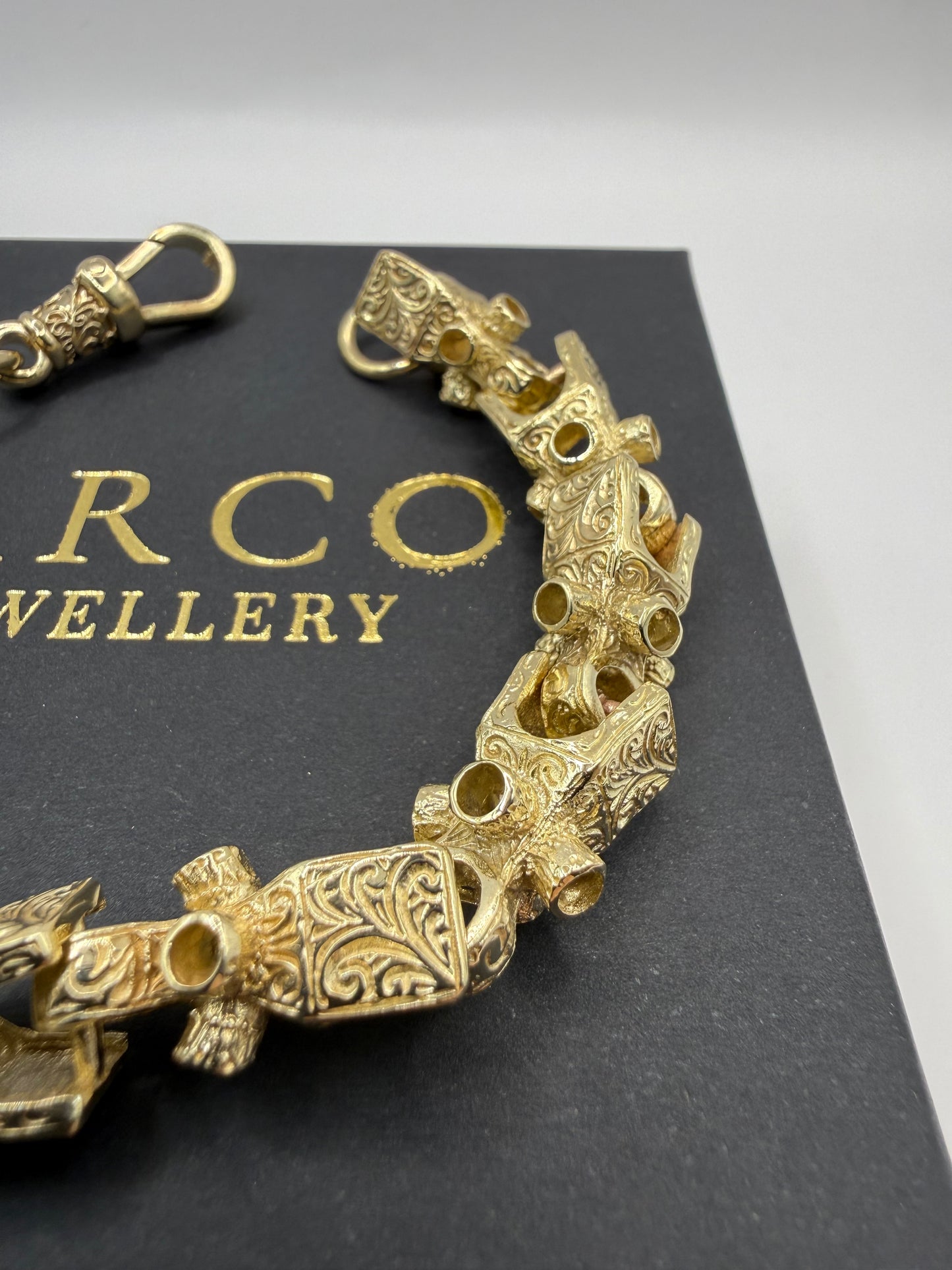 9ct Gold Lego Bracelet 8.8" 12mm 44.14g