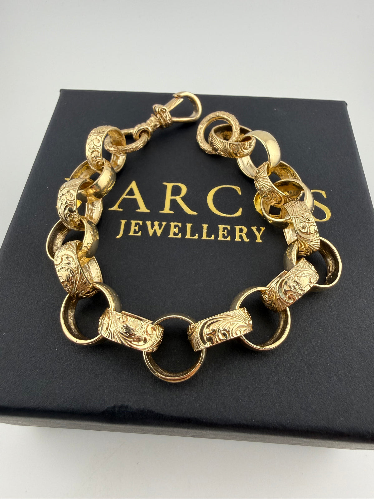 9ct Gold Belcher Bracelet 8.5" 13.5mm 32.9g