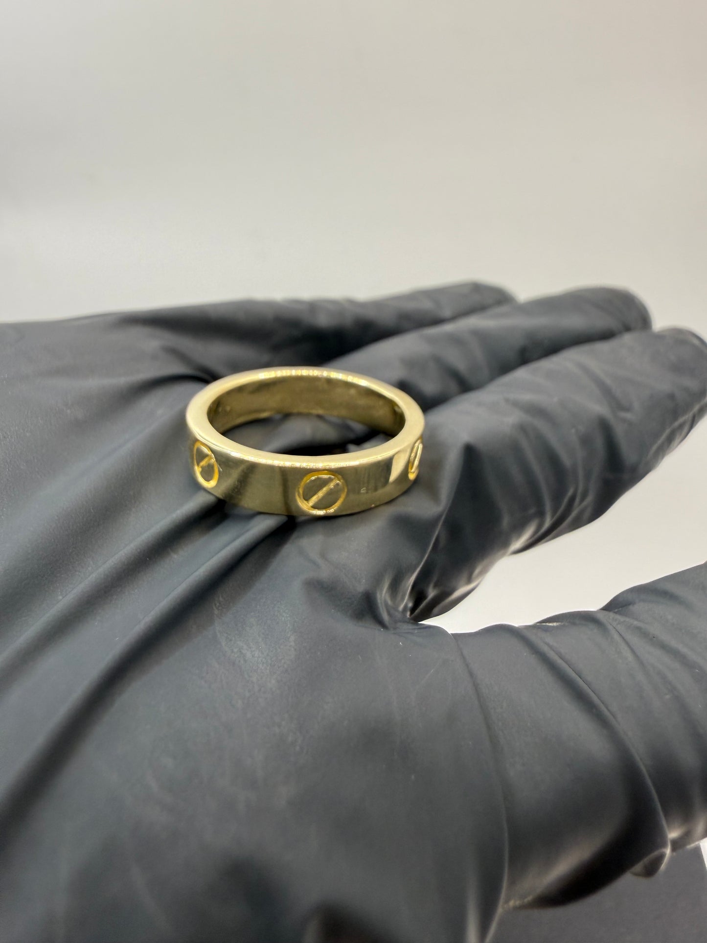 9ct Gold Designer Style Ring