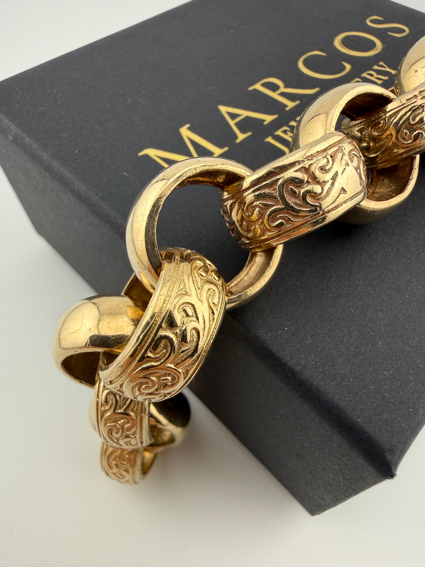 9ct Gold XL Belcher Bracelet 10" 19.5mm 74.74g