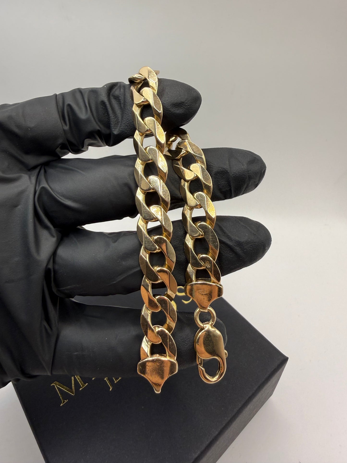 9ct Gold Curb Bracelet 9" 11/12mm 35.48g