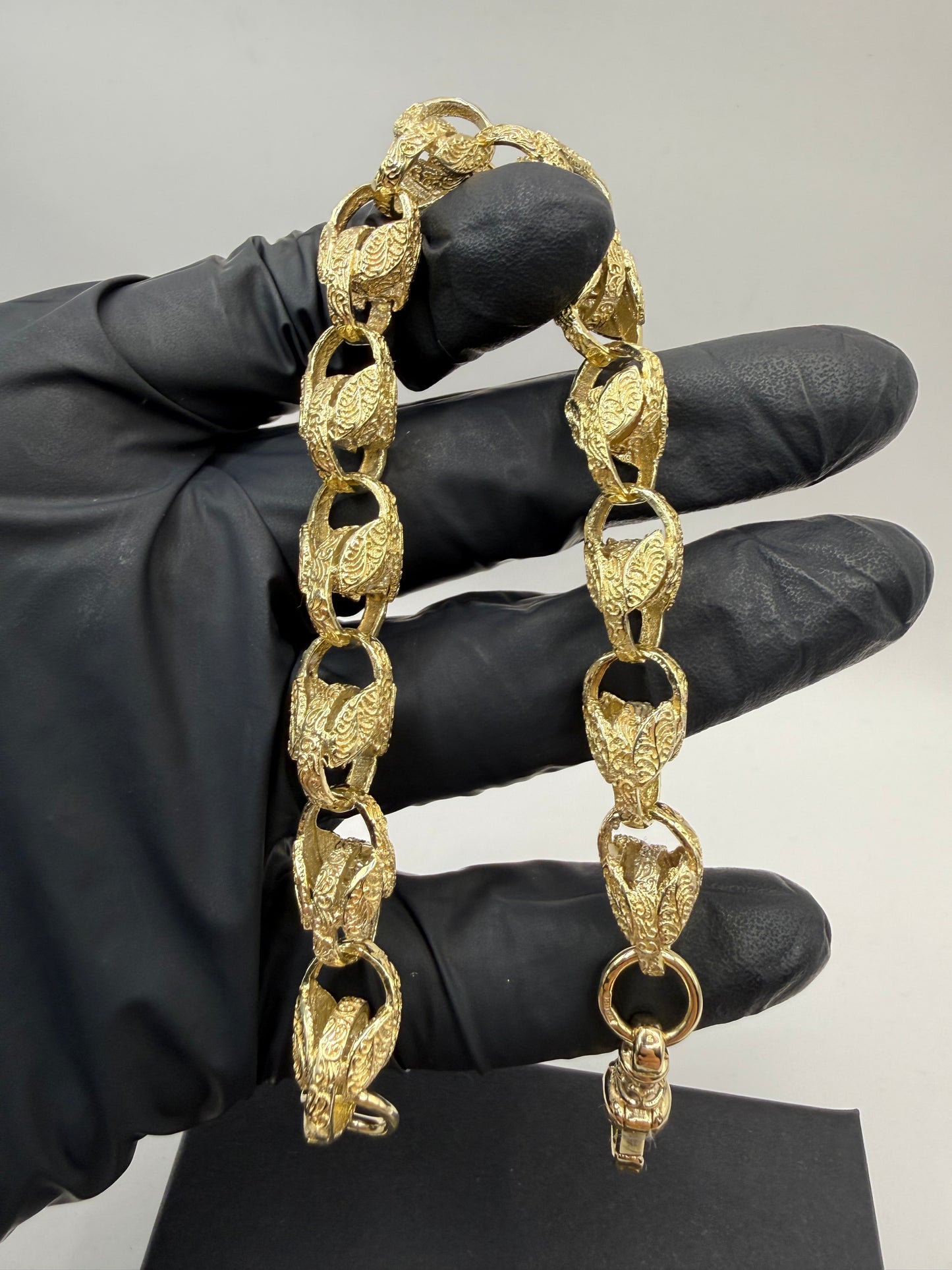 9ct Gold Tulip Bracelet 9.65" 11mm 35.2g