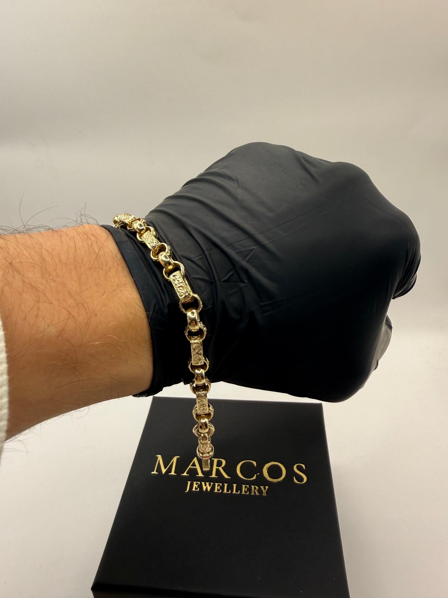 9ct Gold Gypsy Bracelet 7.25" 8mm 19.39g