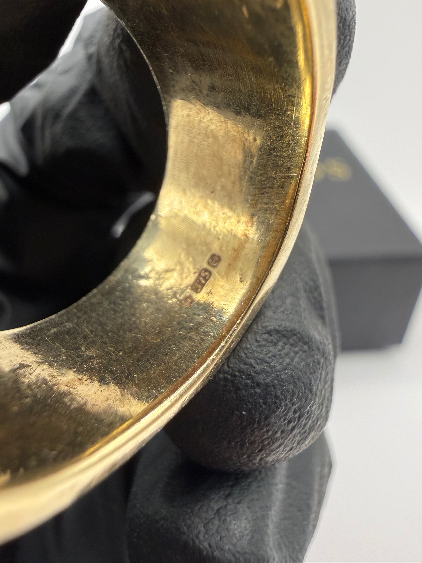 9ct Gold Pyramid Ring Size Z 29.1g