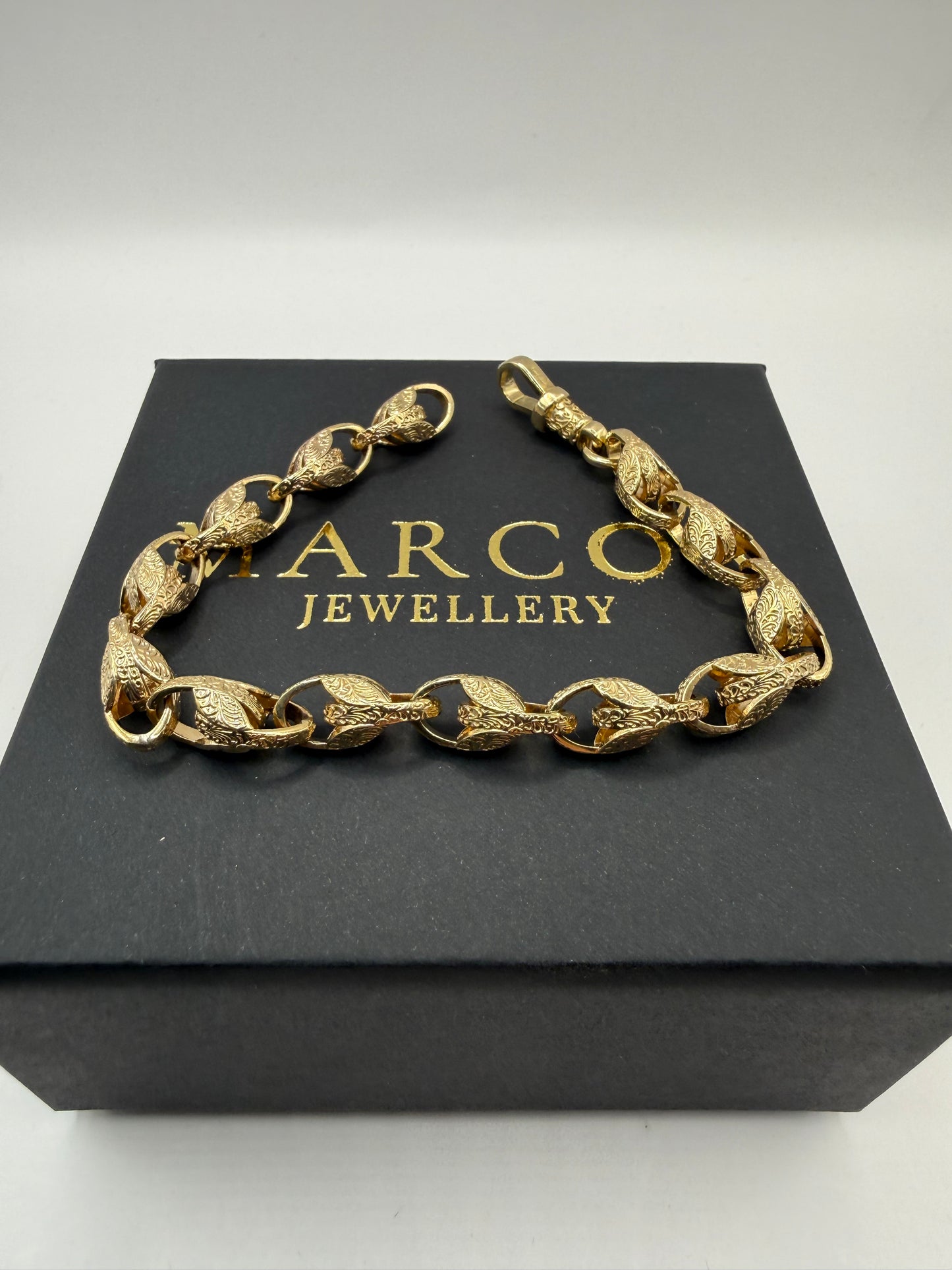 9ct Gold Tulip Bracelet 8.75" 8mm 27.26g