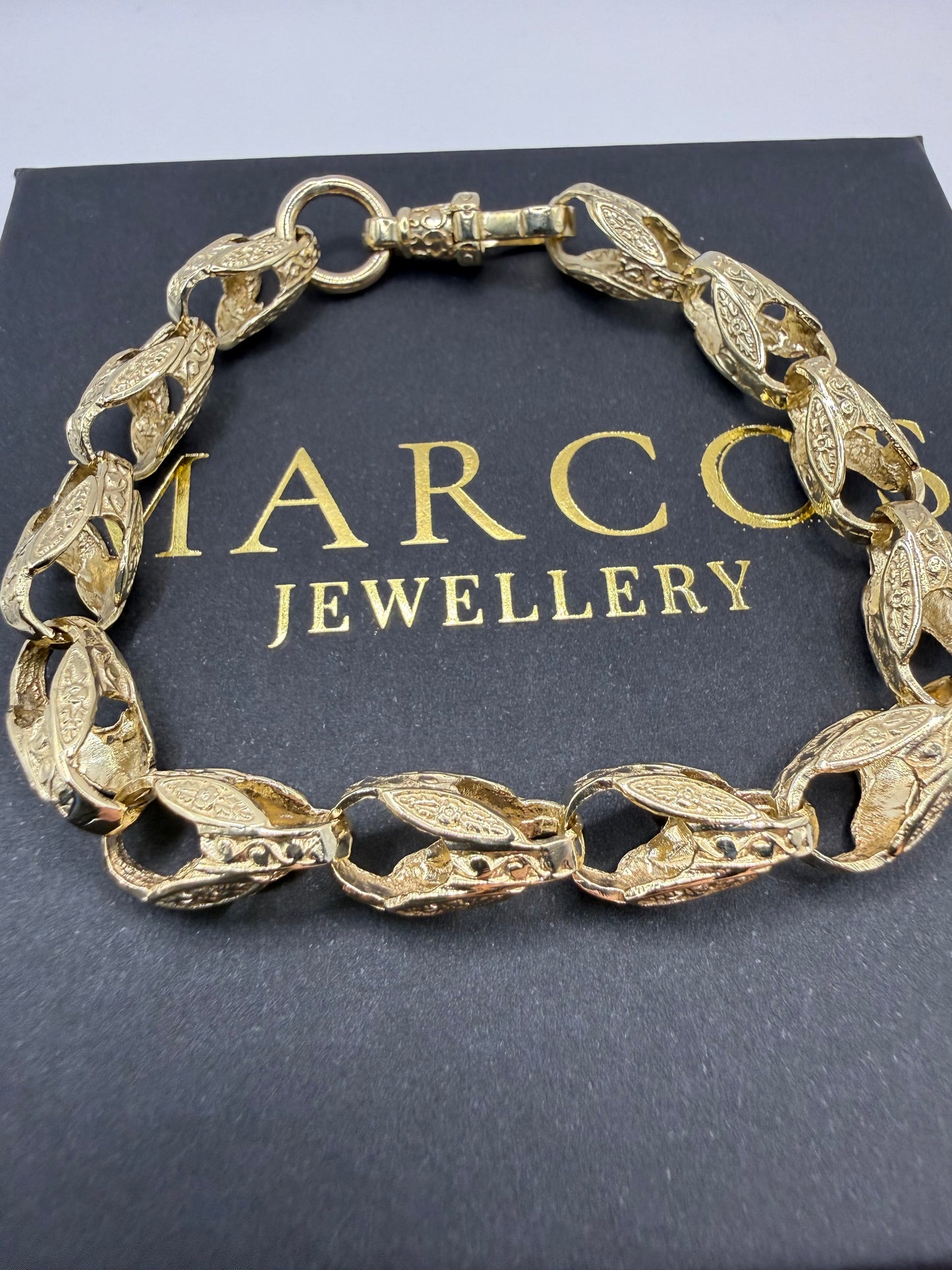 9ct Gold Tulip Bracelet 8.25" 8mm 20.4g