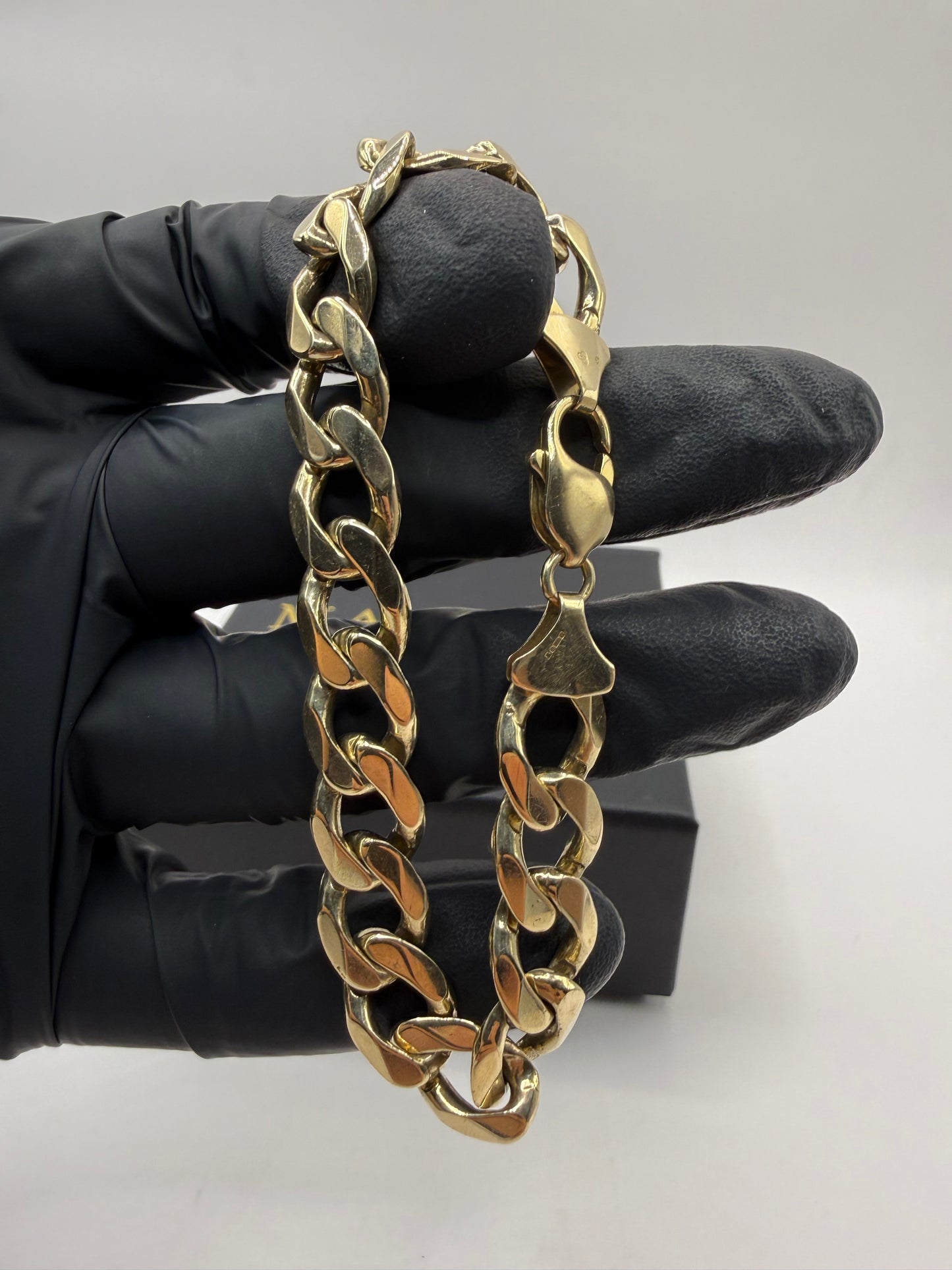 9ct Gold Curb Bracelet 8.1" 11mm 33.53g