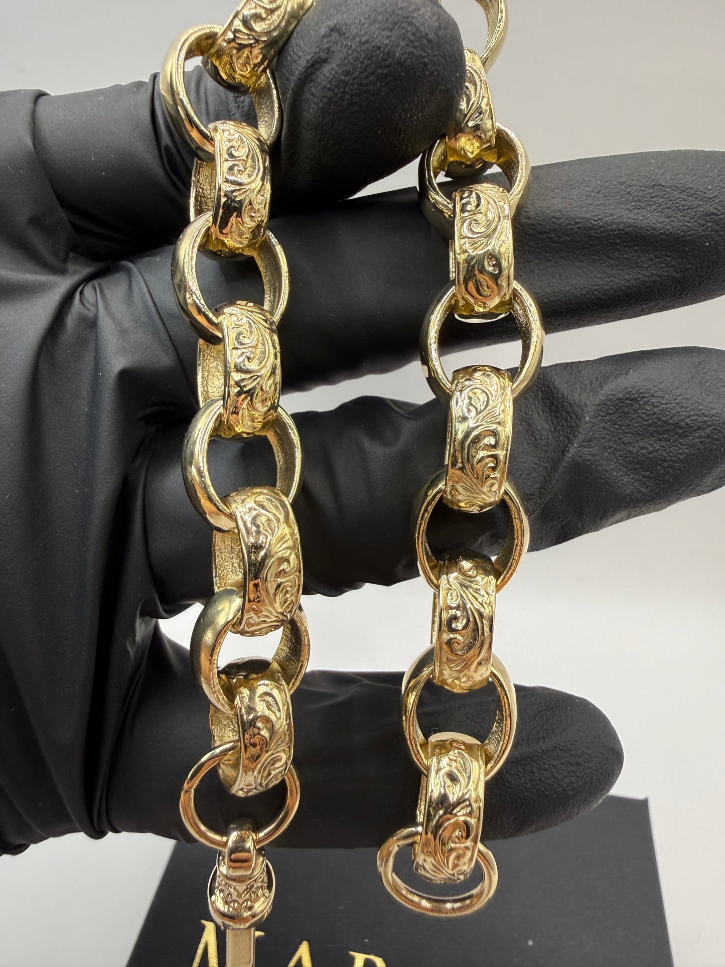 9ct Gold Belcher Bracelet 9.25" 12mm 49.89g