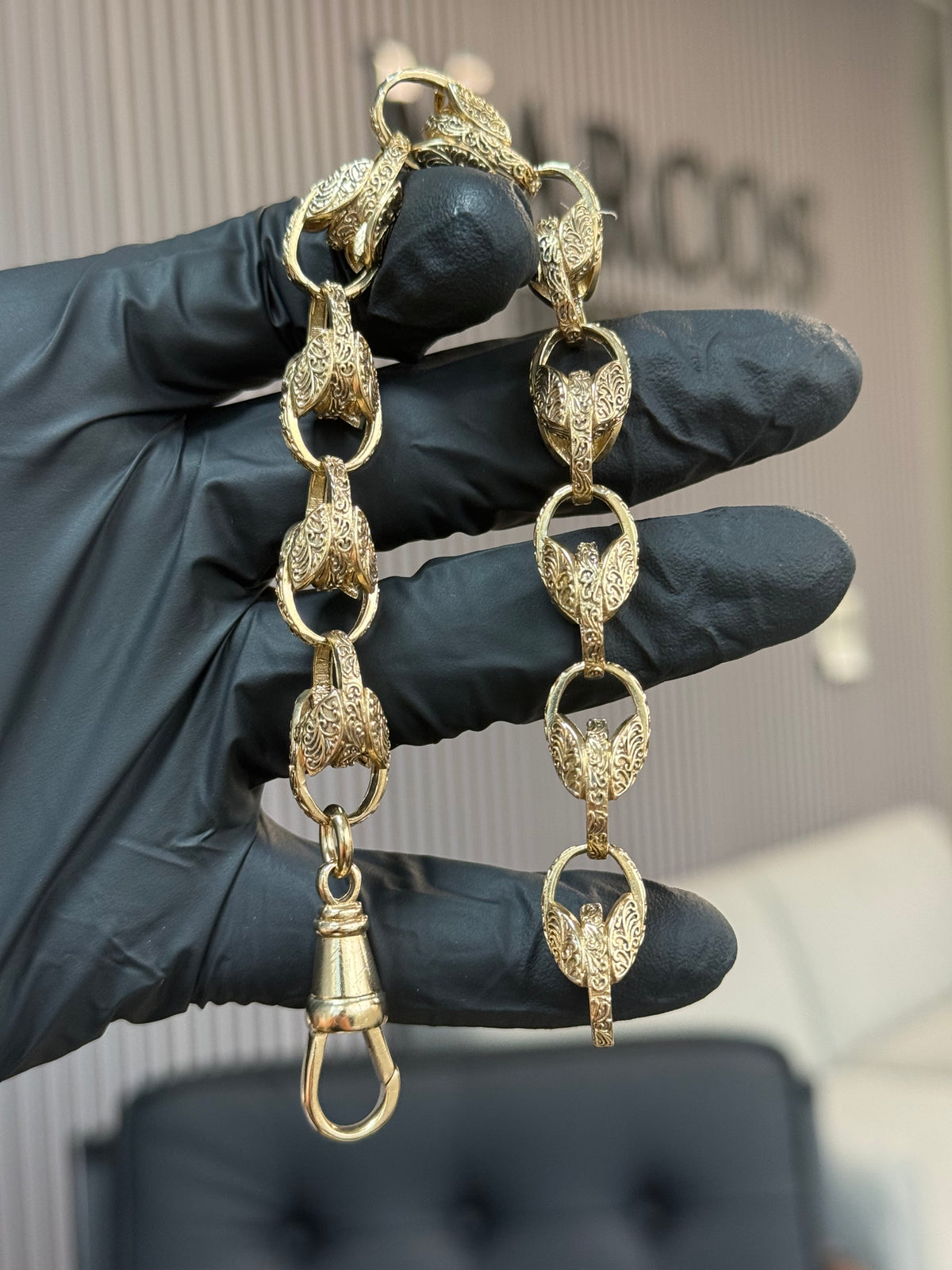 9ct Gold Tulip Bracelet 9.5" 12mm 40.2g