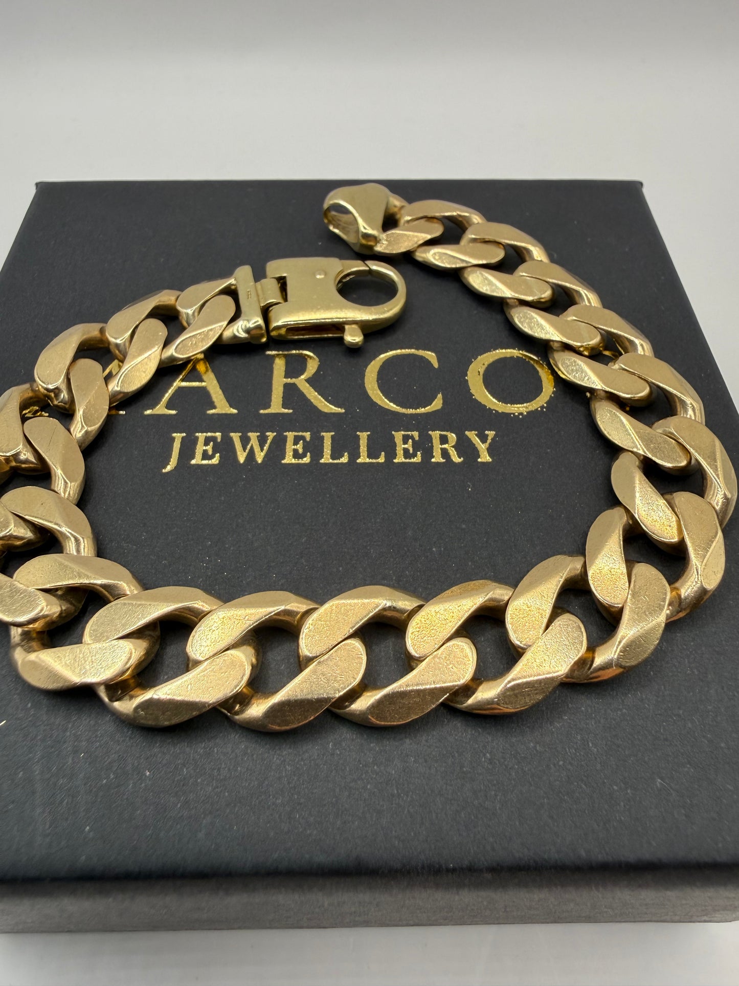 9ct Gold Curb Bracelet 9" 13.5mm 56g