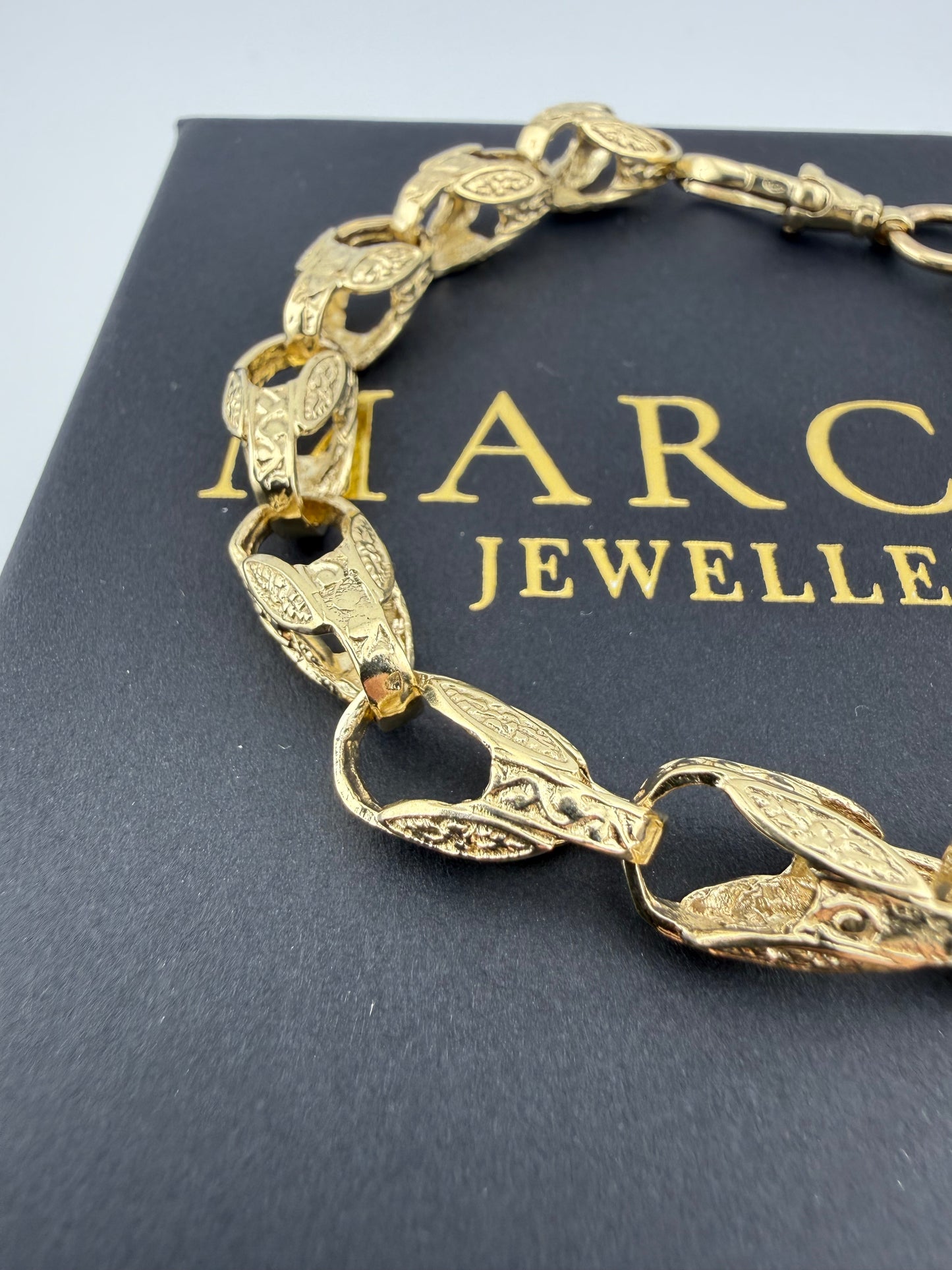 9ct Gold Tulip Bracelet 8.25" 8mm 18.75g