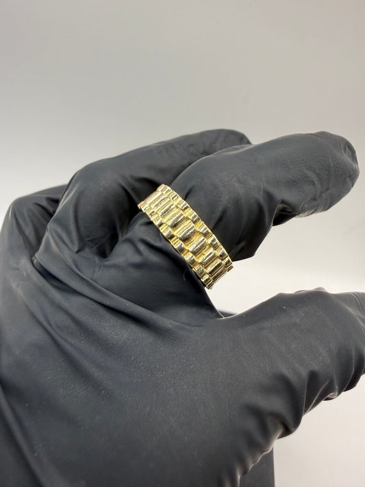 9ct Gold Designer Style Ring Size V 6.66g