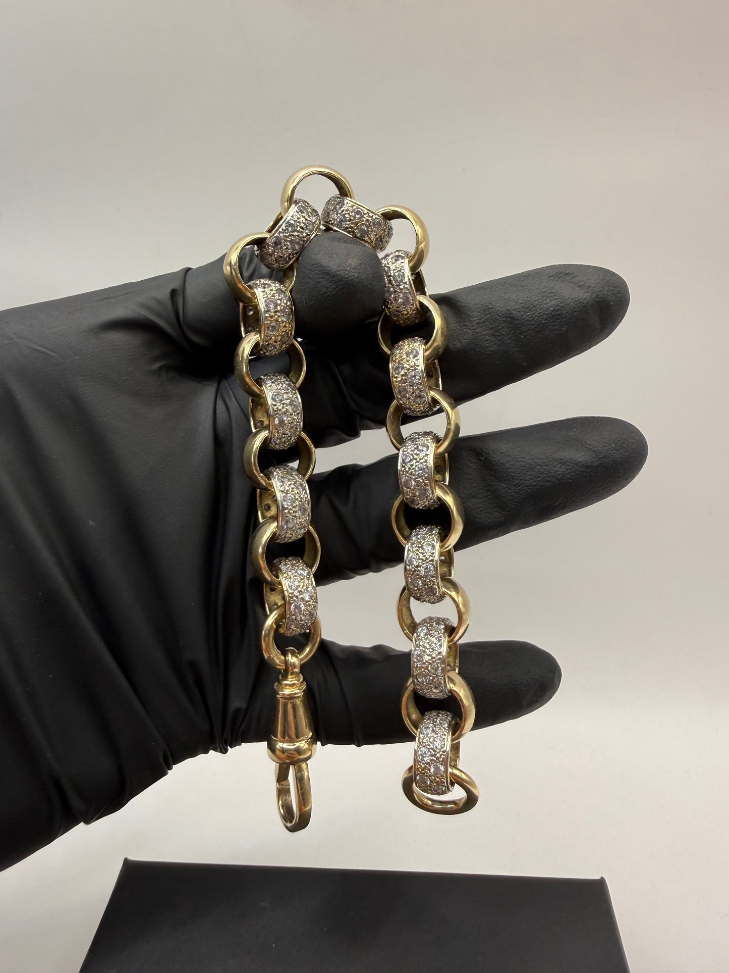 9ct Gold CZ Belcher Bracelet 9.5" 14mm 61.11g