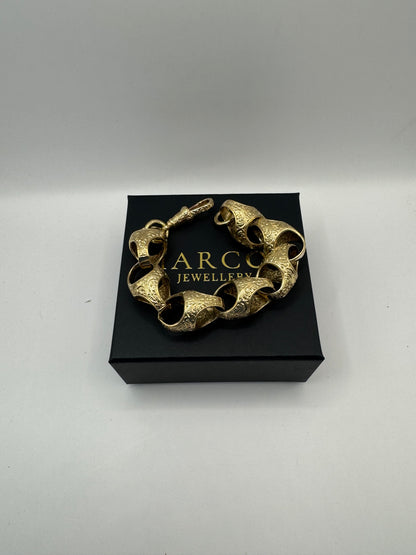 9ct Gold Acorn Bracelet