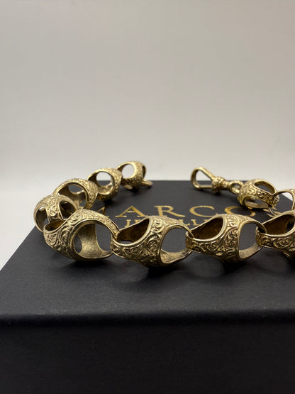 9ct Gold Acorn Bracelet 9.25" 12.5mm 33.67g