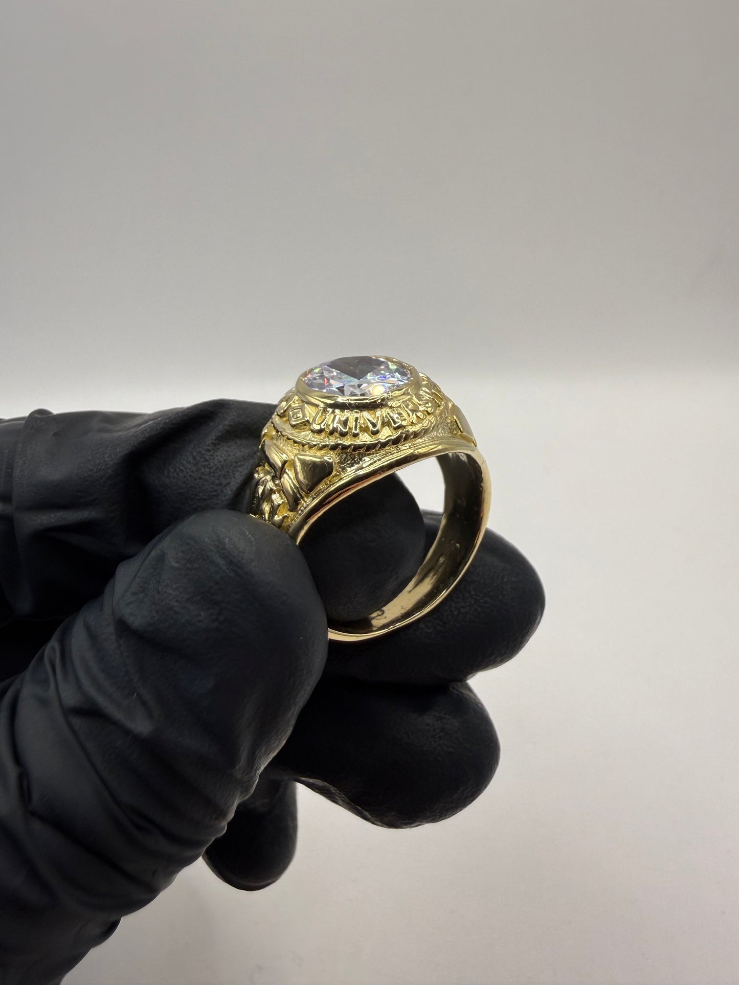 9ct Gold College Ring Size V-W 12.48g