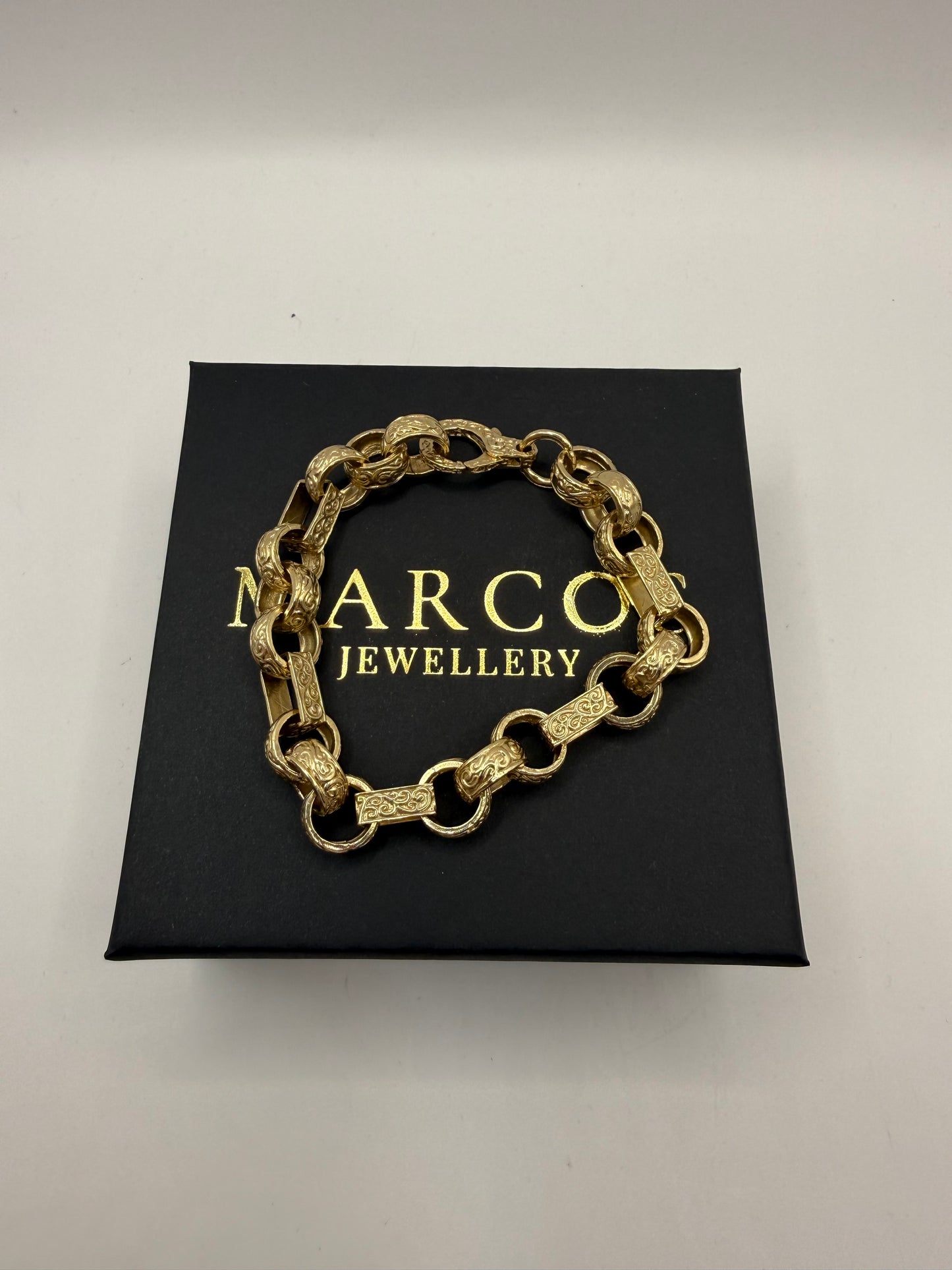 9ct Gold Gypsy Link Bracelet 8" 11mm 29.67g