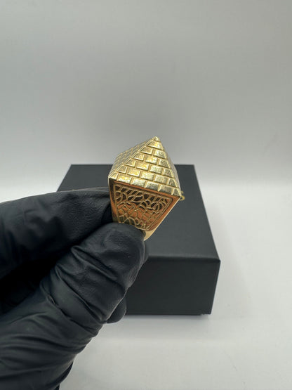 9ct Gold Pyramid Ring Size X-Y 26.45g