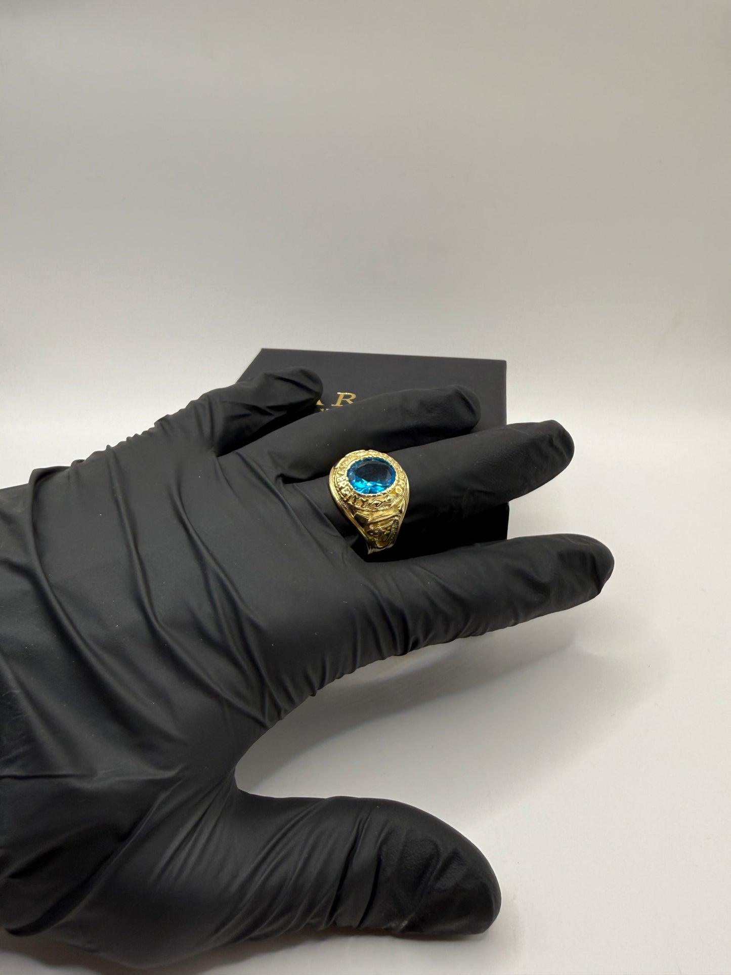 9ct Gold Blue College Ring Size Y 11g