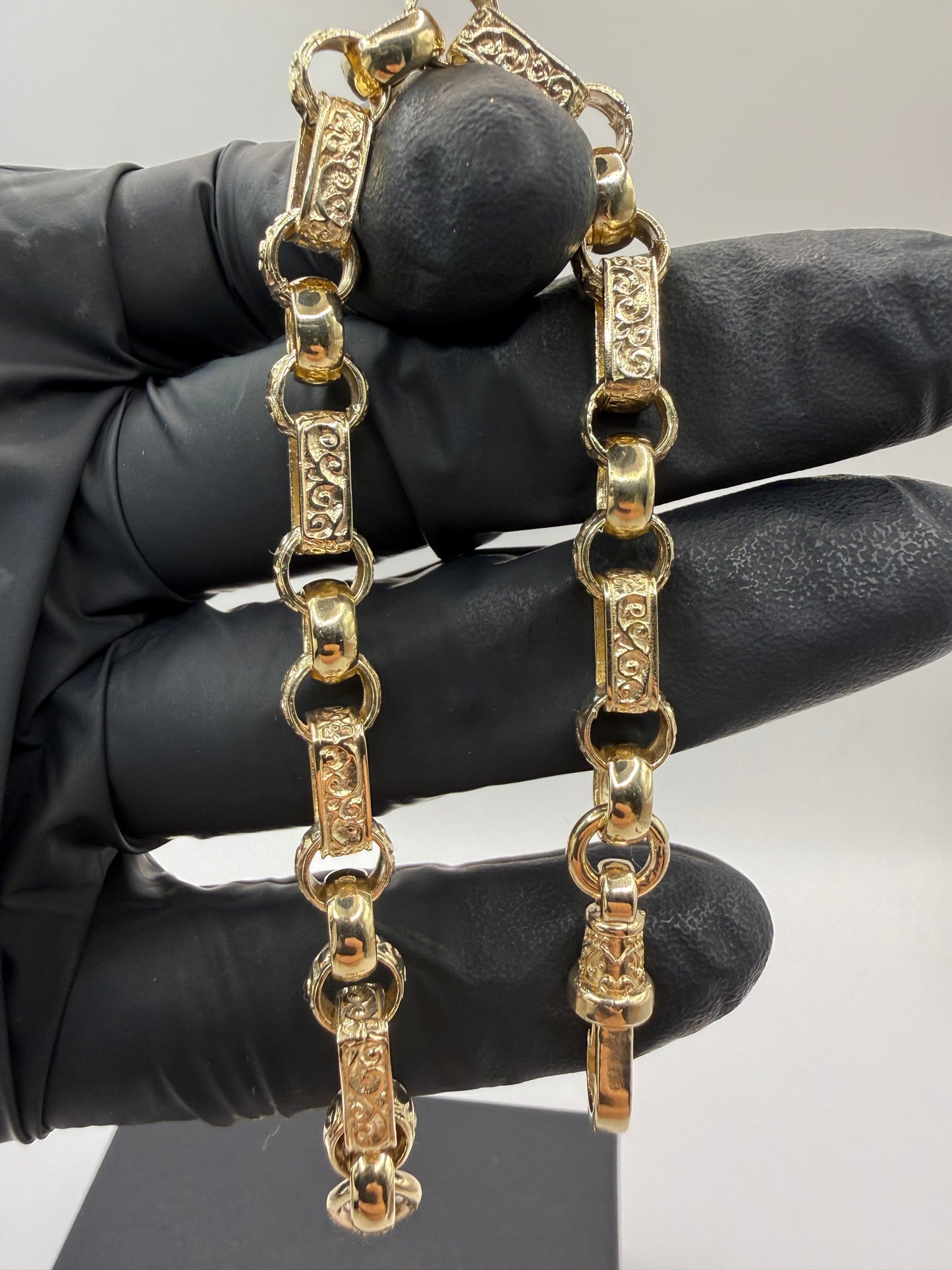 9ct Gold Gypsy Bracelet 7.25" 8mm 19.39g