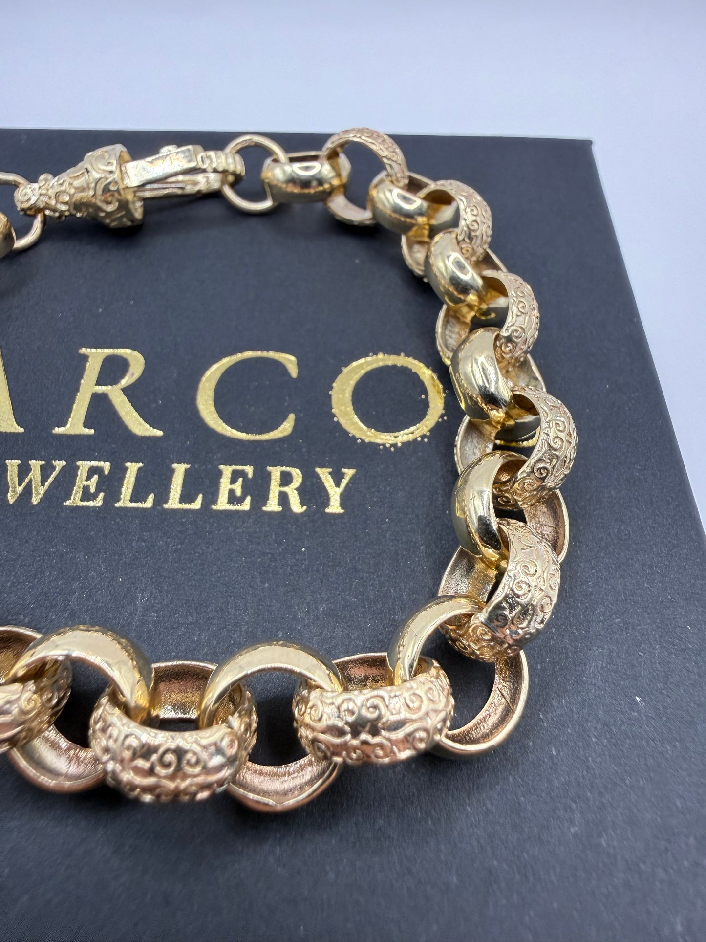 9ct Gold Belcher Bracelet 8.5" 11mm 23.7g