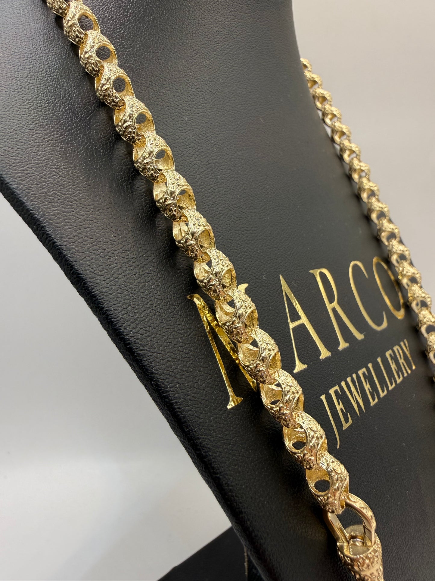 9ct Gold Acorn Chain 24.25" 8mm 62.82g