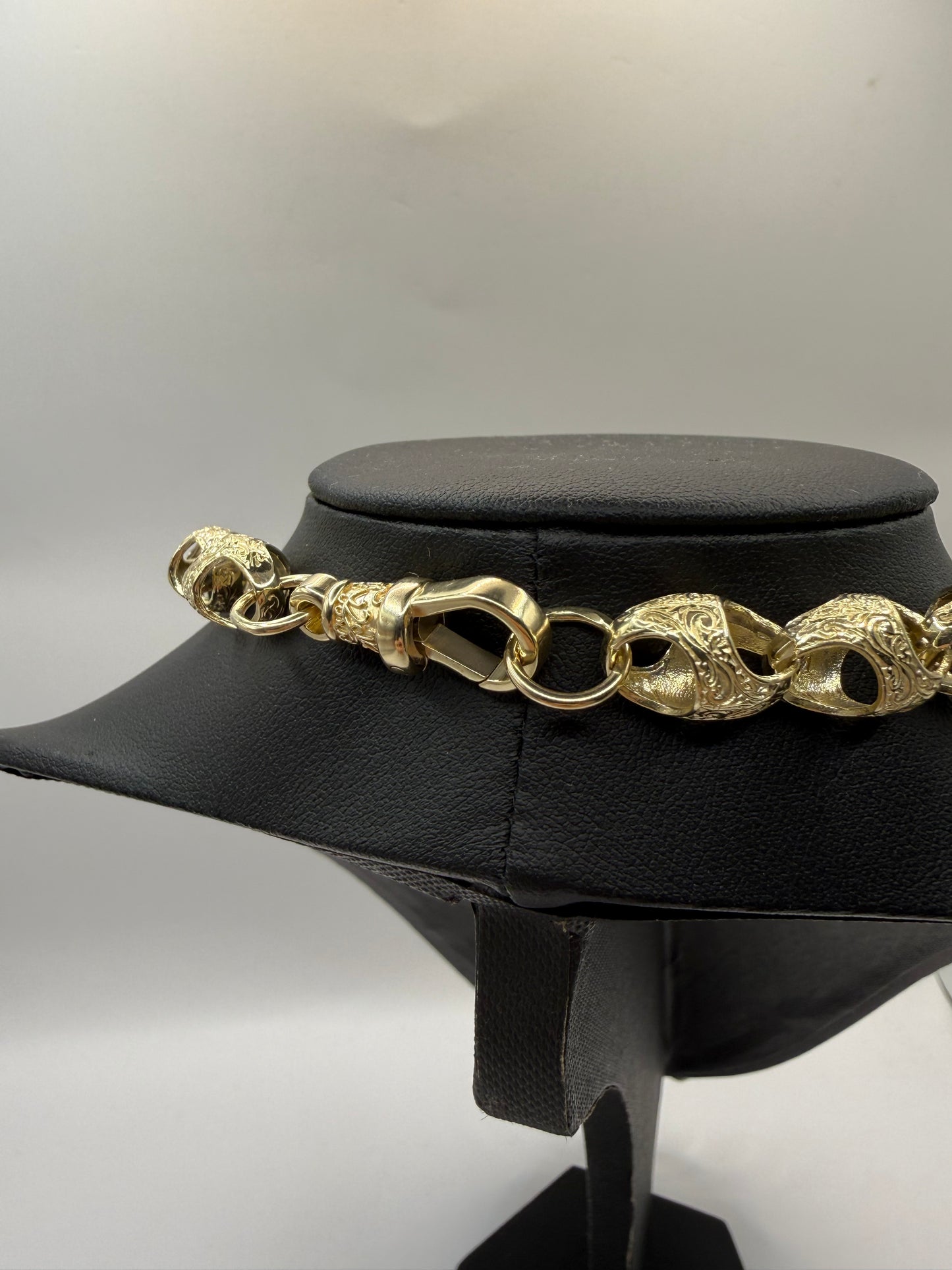 9ct Gold Acorn Chain 24.25" 10mm 76.6g